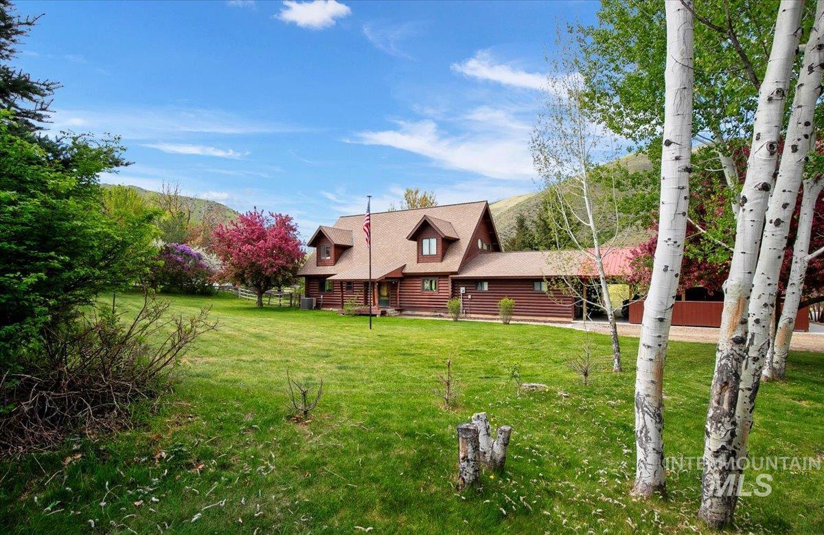 6856 Highway 55 Property Photo 1