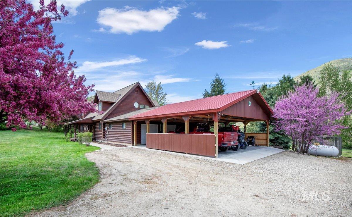 6856 Highway 55 Property Photo 5