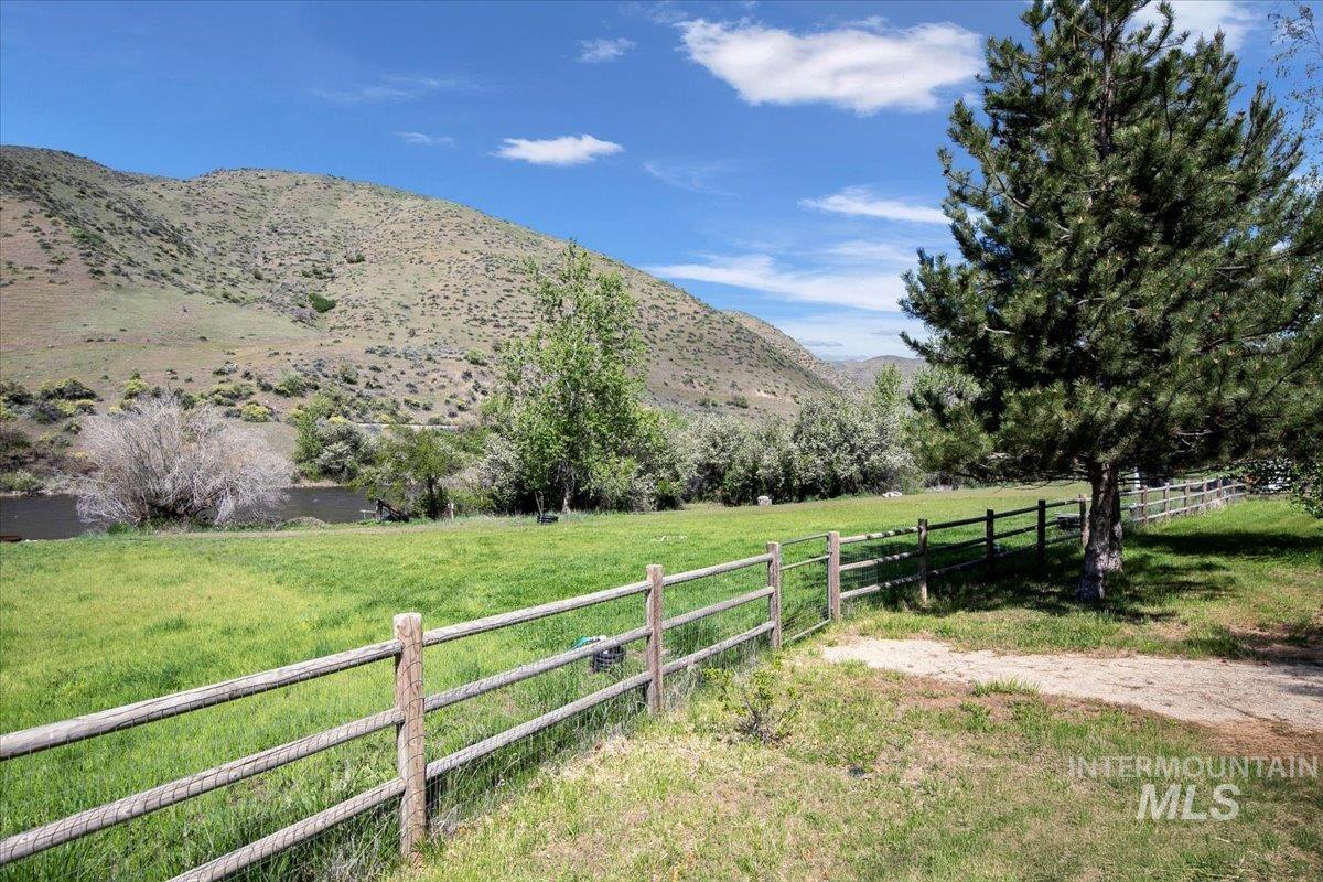 6856 Highway 55 Property Photo 37