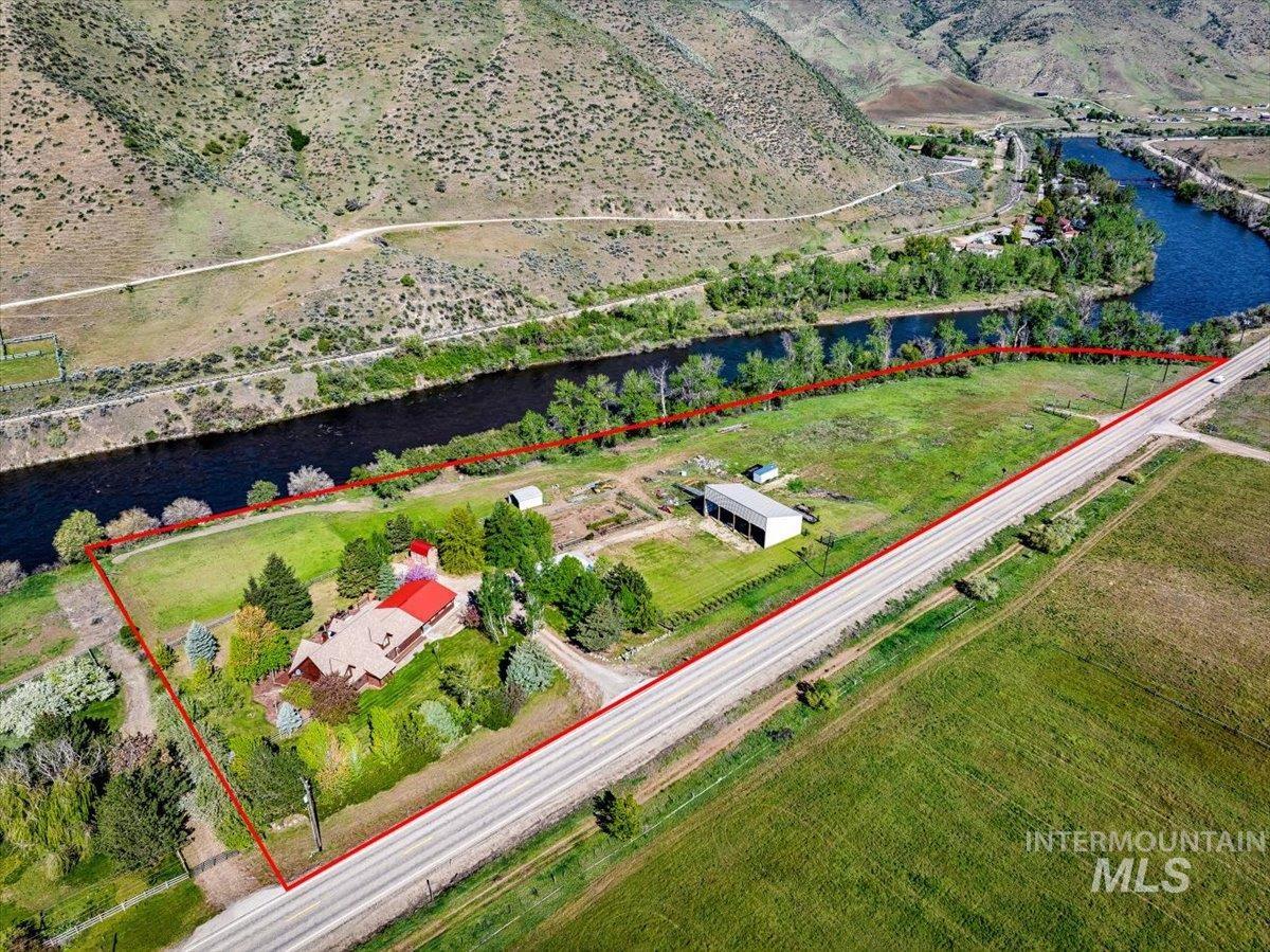 6856 Highway 55 Property Photo 1