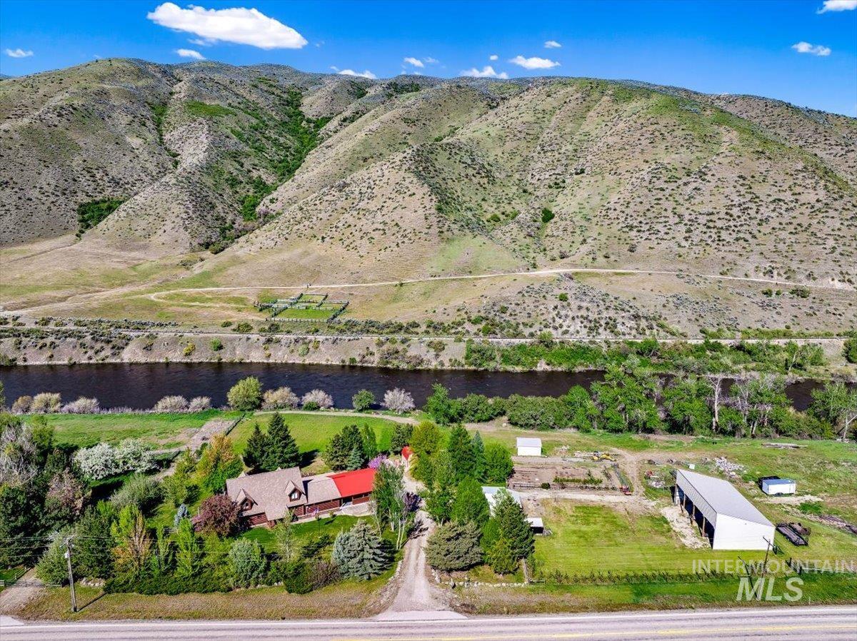 6856 Highway 55 Property Photo 4