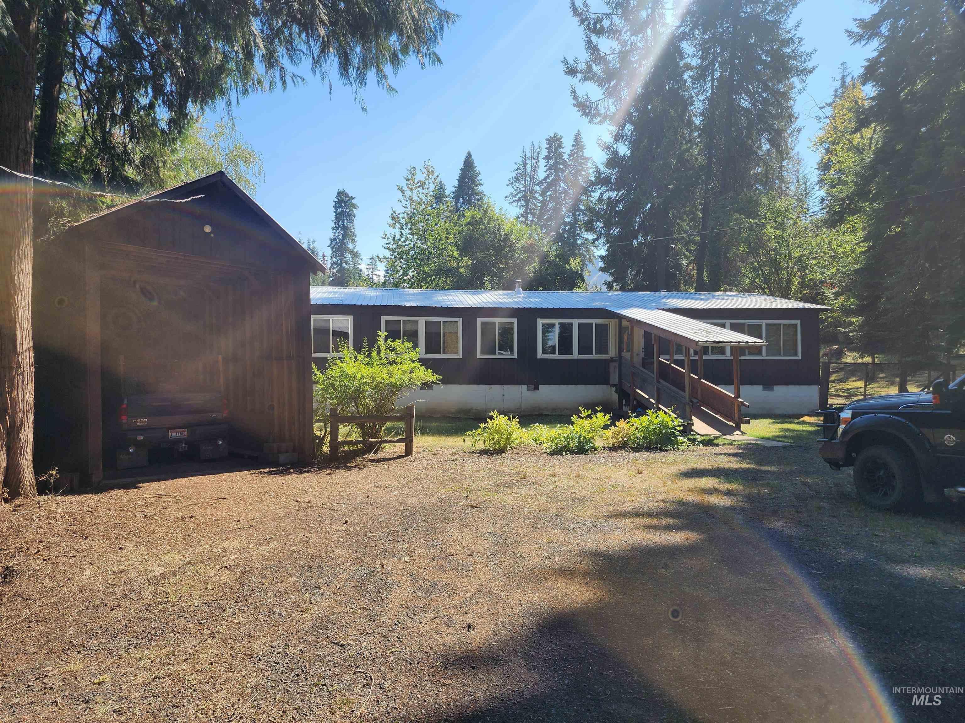 360 Clear Creek Rd Property Photo