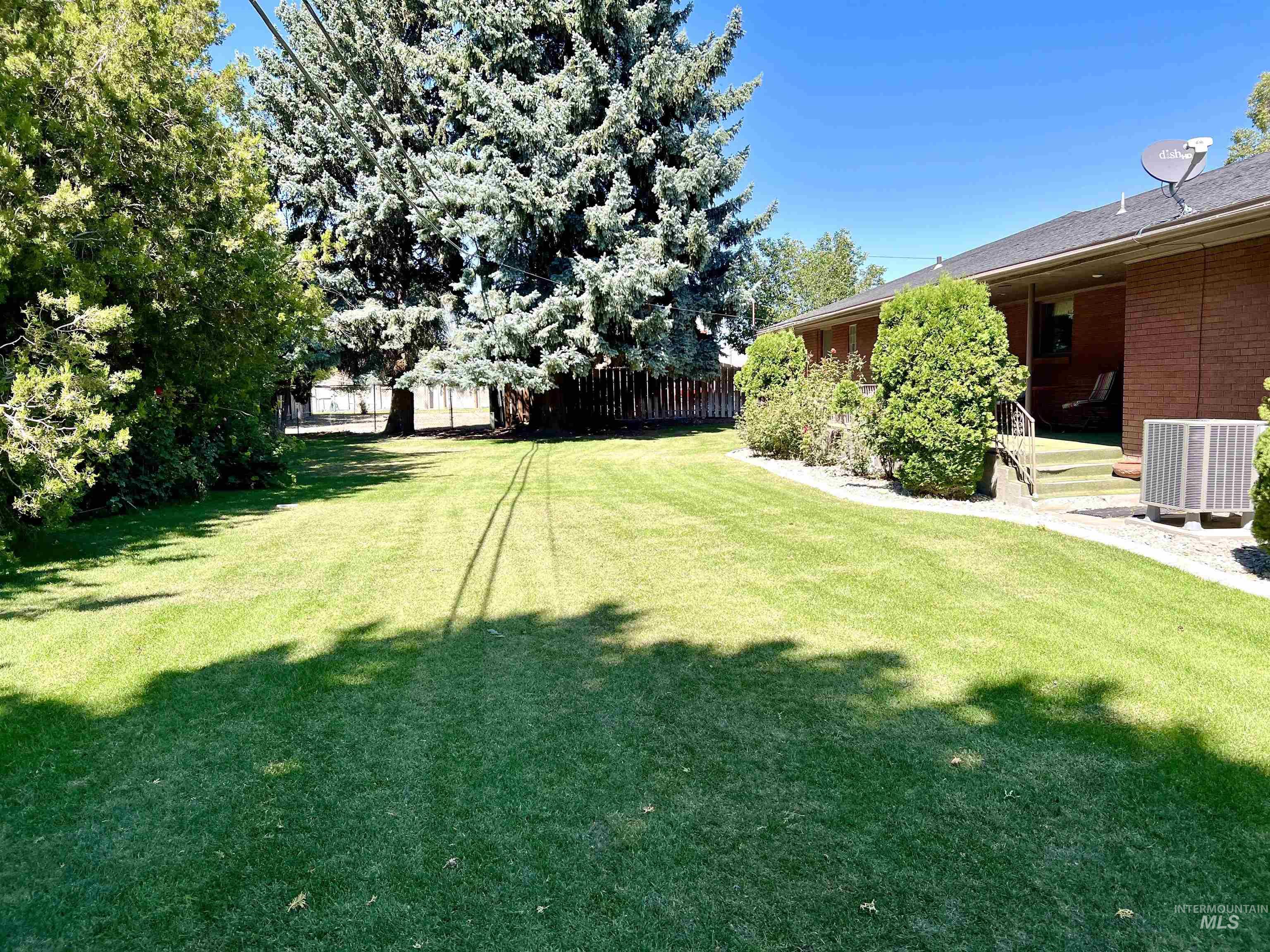 2240 Overland Ave Property Photo 4