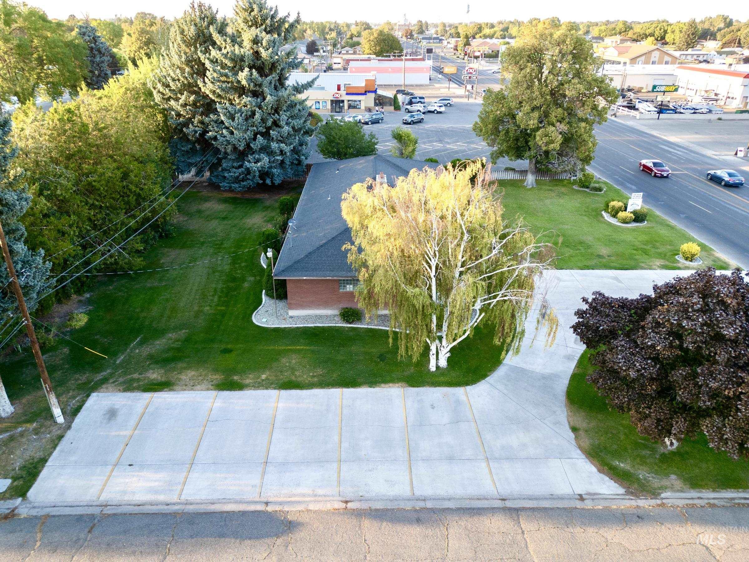 2240 Overland Ave Property Photo 6
