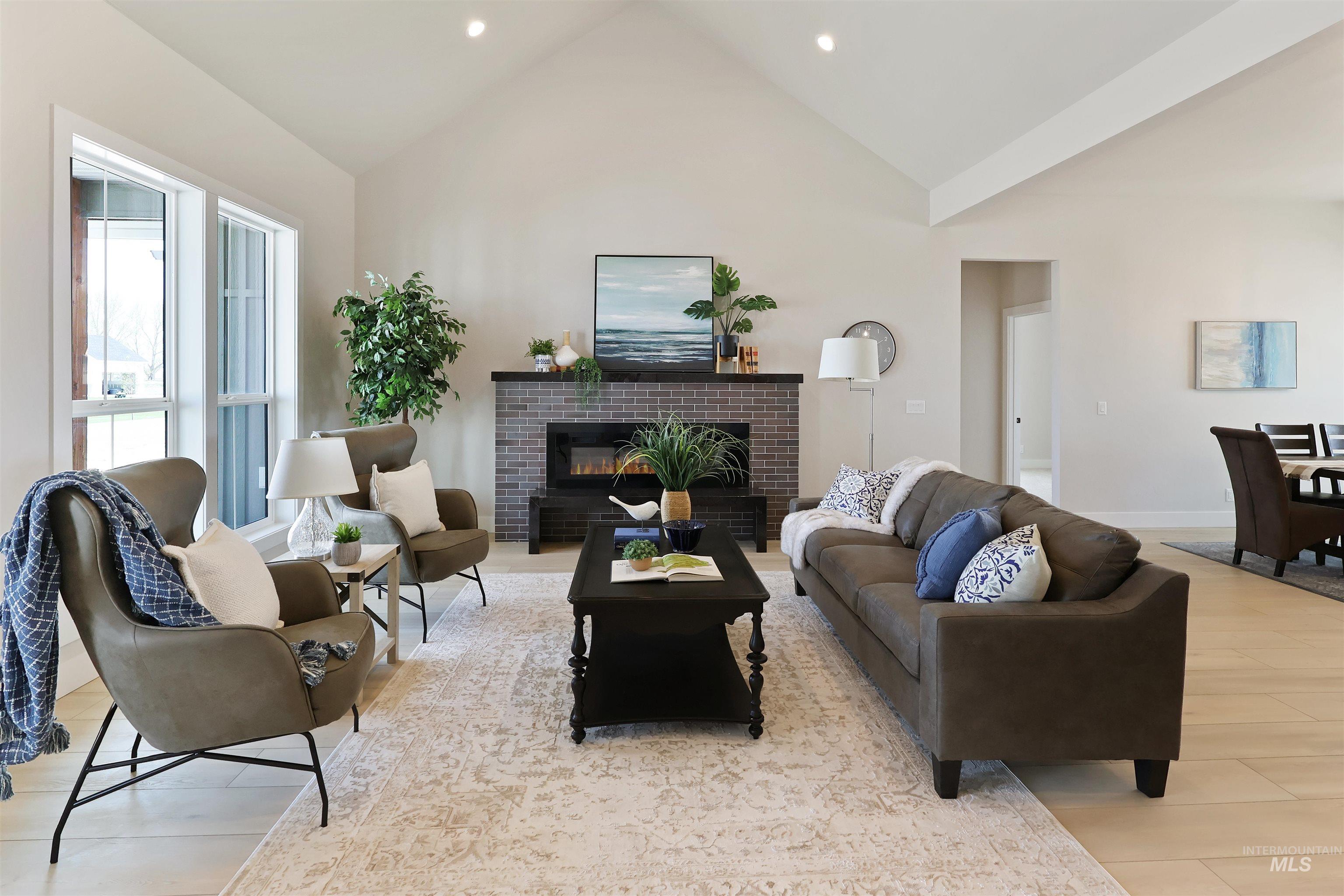 262 Ferdinand Circle Property Photo 3