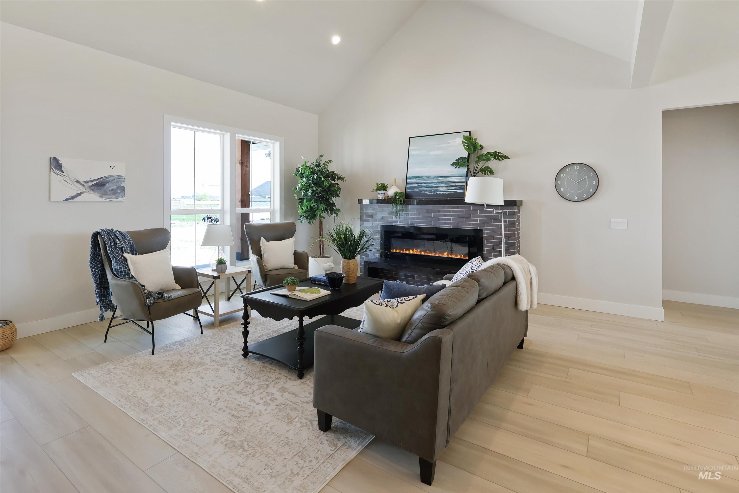 262 Ferdinand Circle Property Photo 4