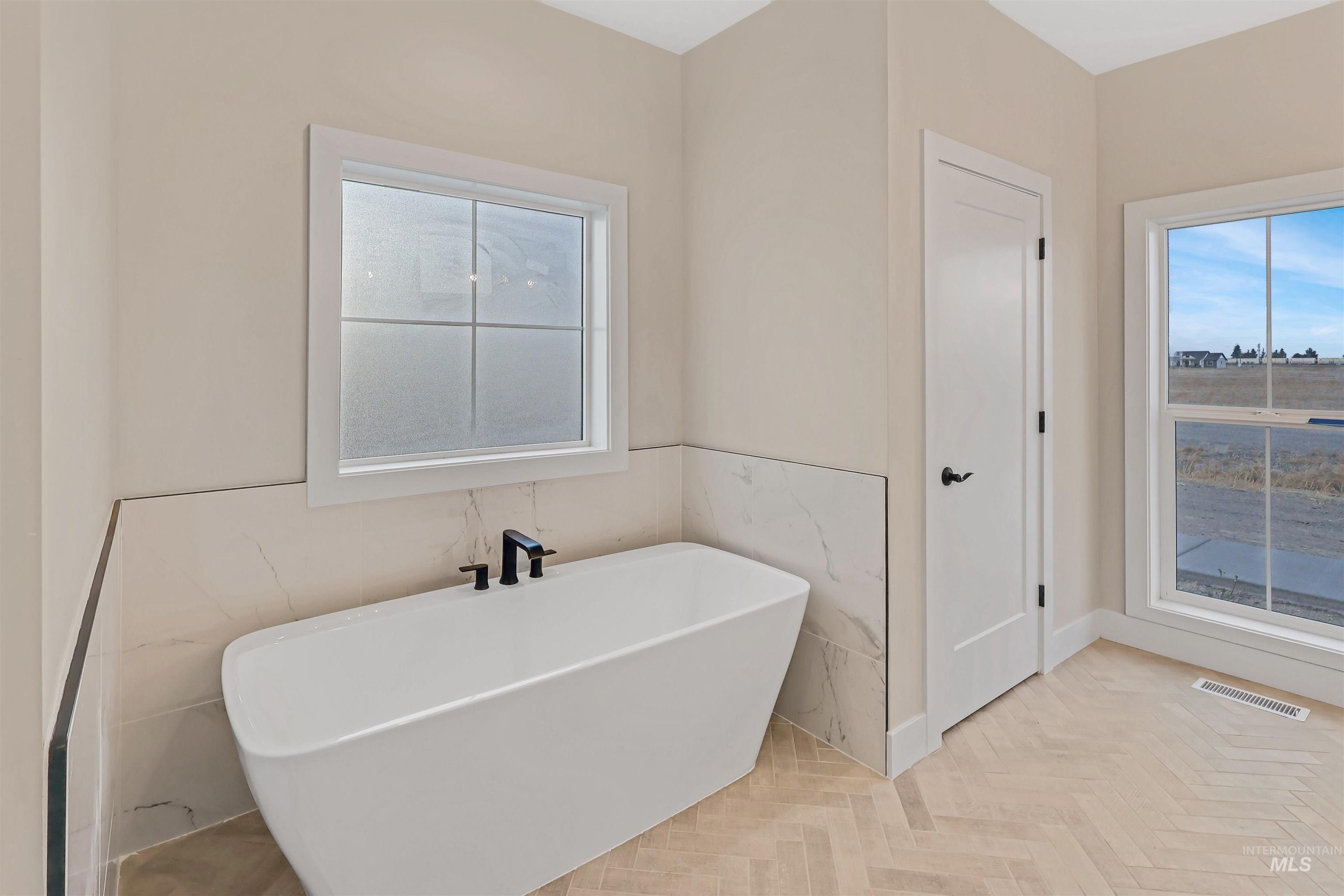 262 Ferdinand Circle Property Photo 16