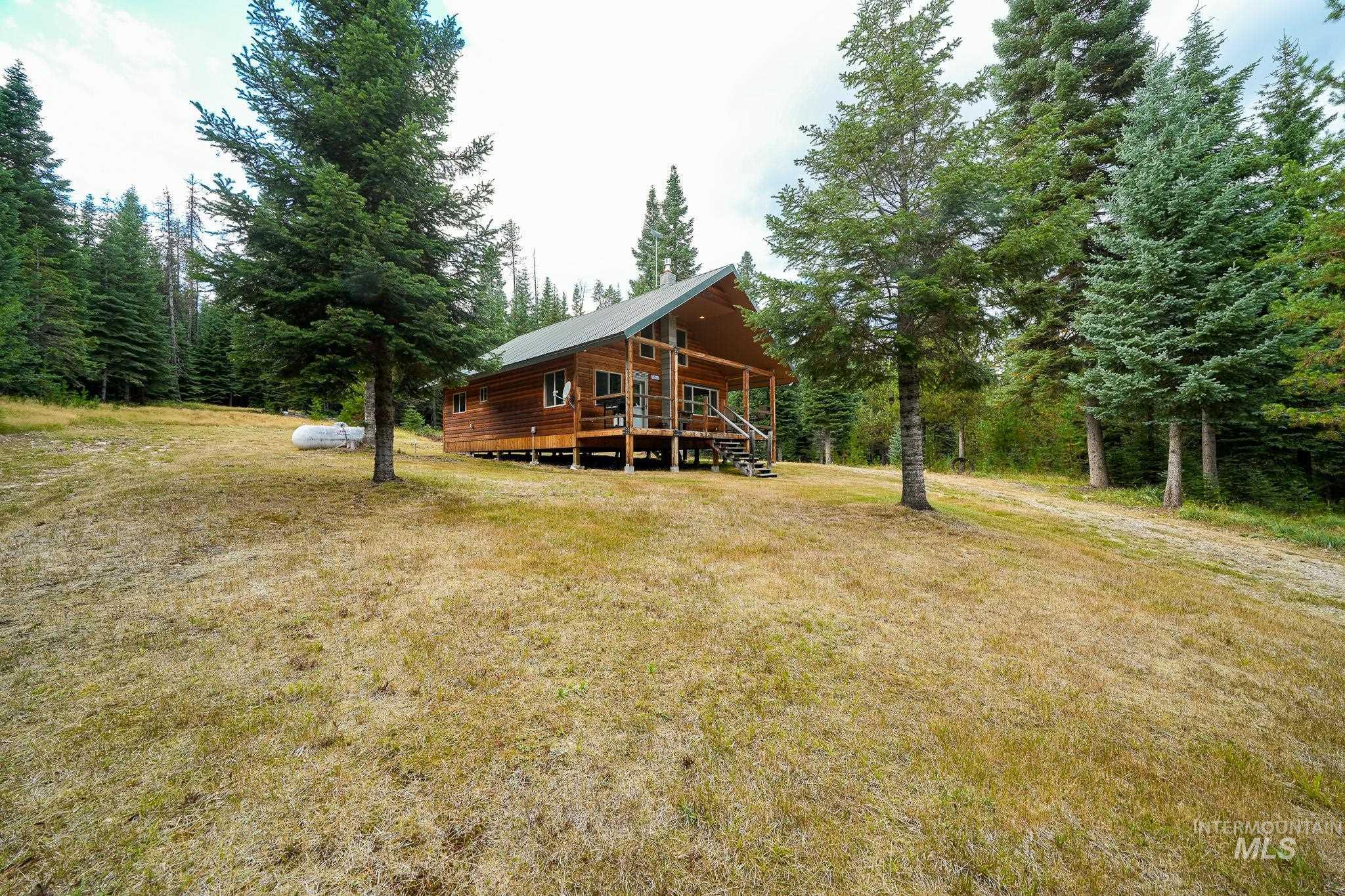 1022 Maxwell Lane Property Photo 1