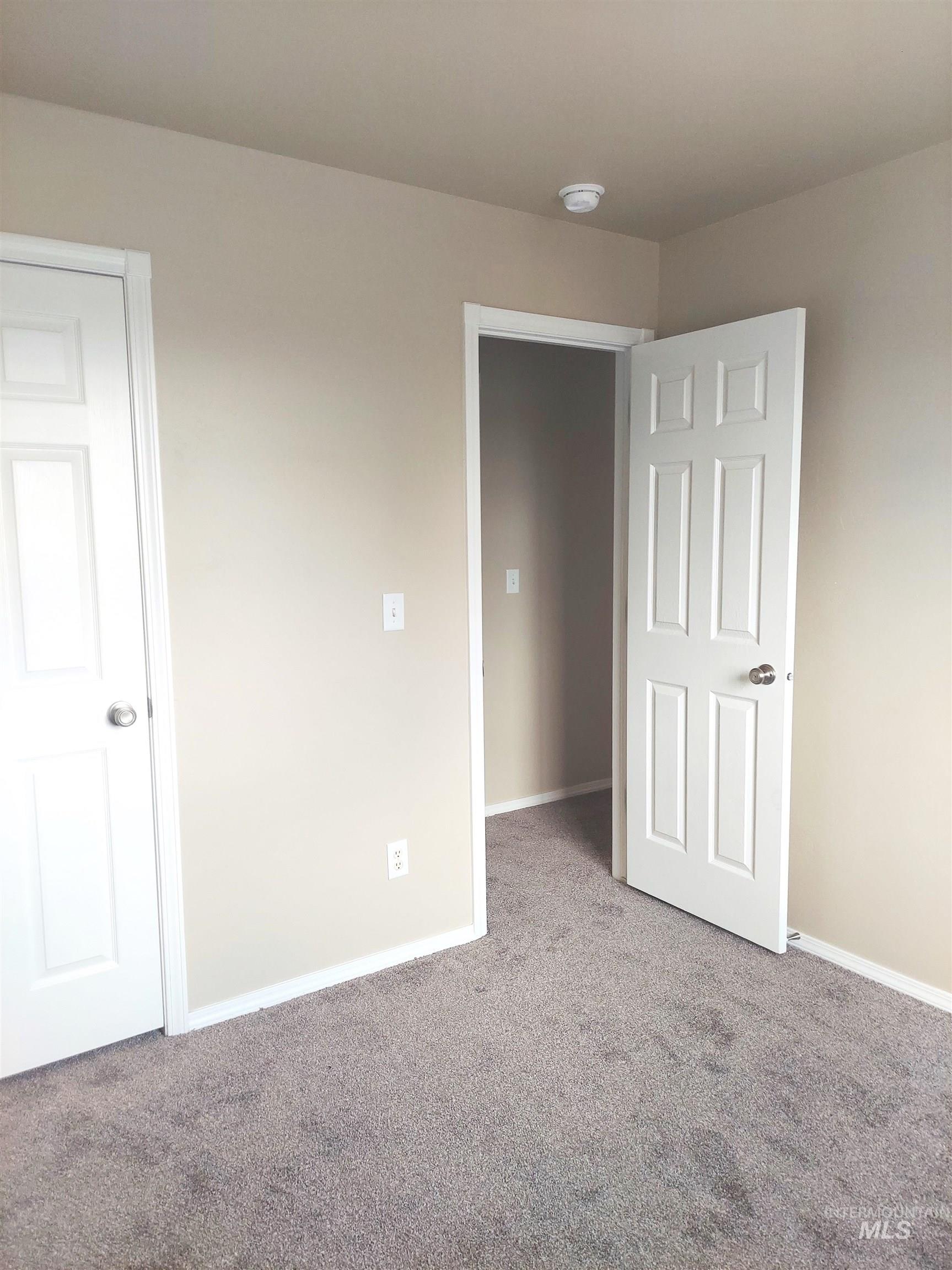 651 S Harrison Street Property Photo 13