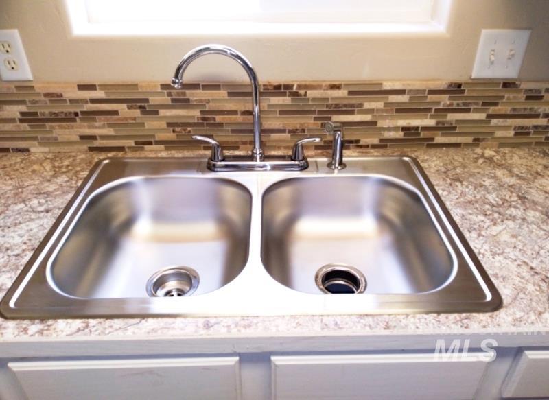 651 S Harrison Street Property Photo 19