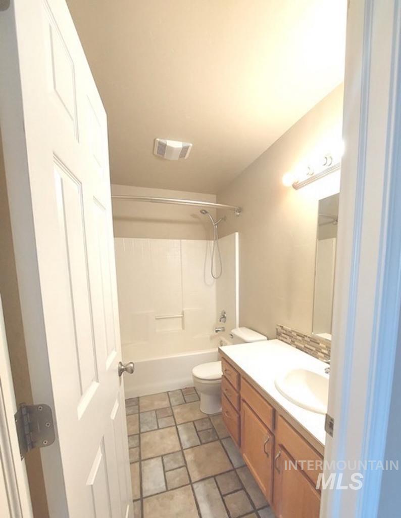 651 S Harrison Street Property Photo 20