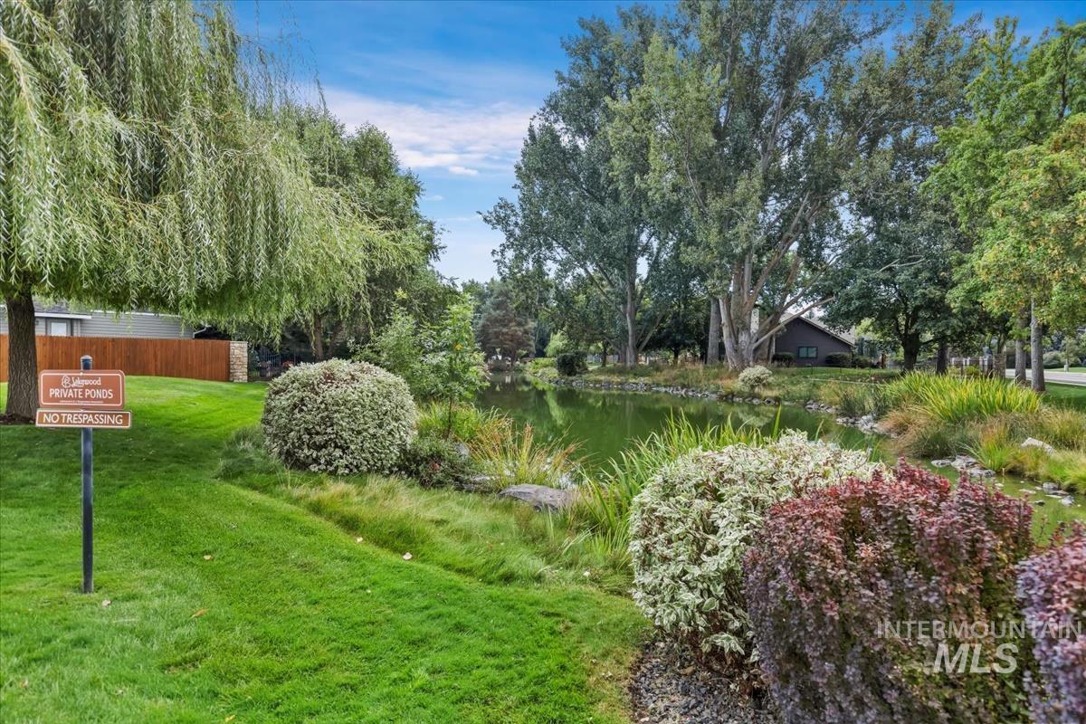 423 E Carter Property Photo 41