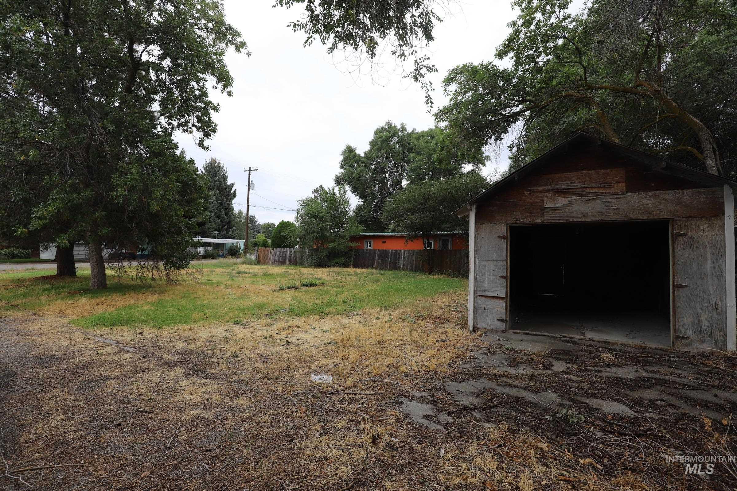 324 North Carmen Street Property Photo 5