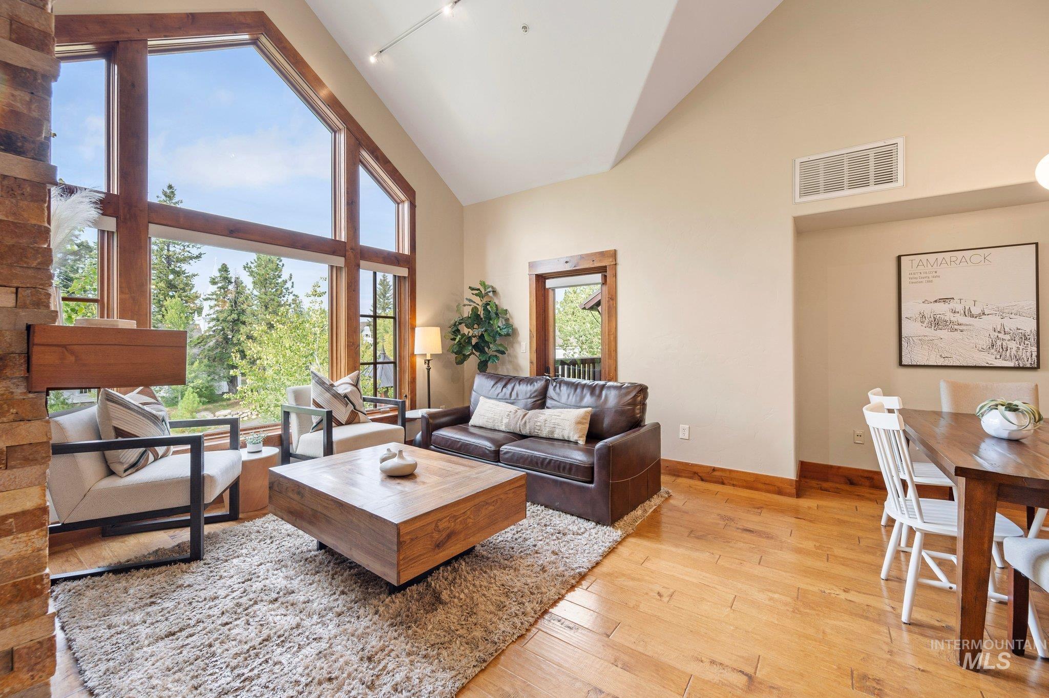 75 Arling Center Court Property Photo 4