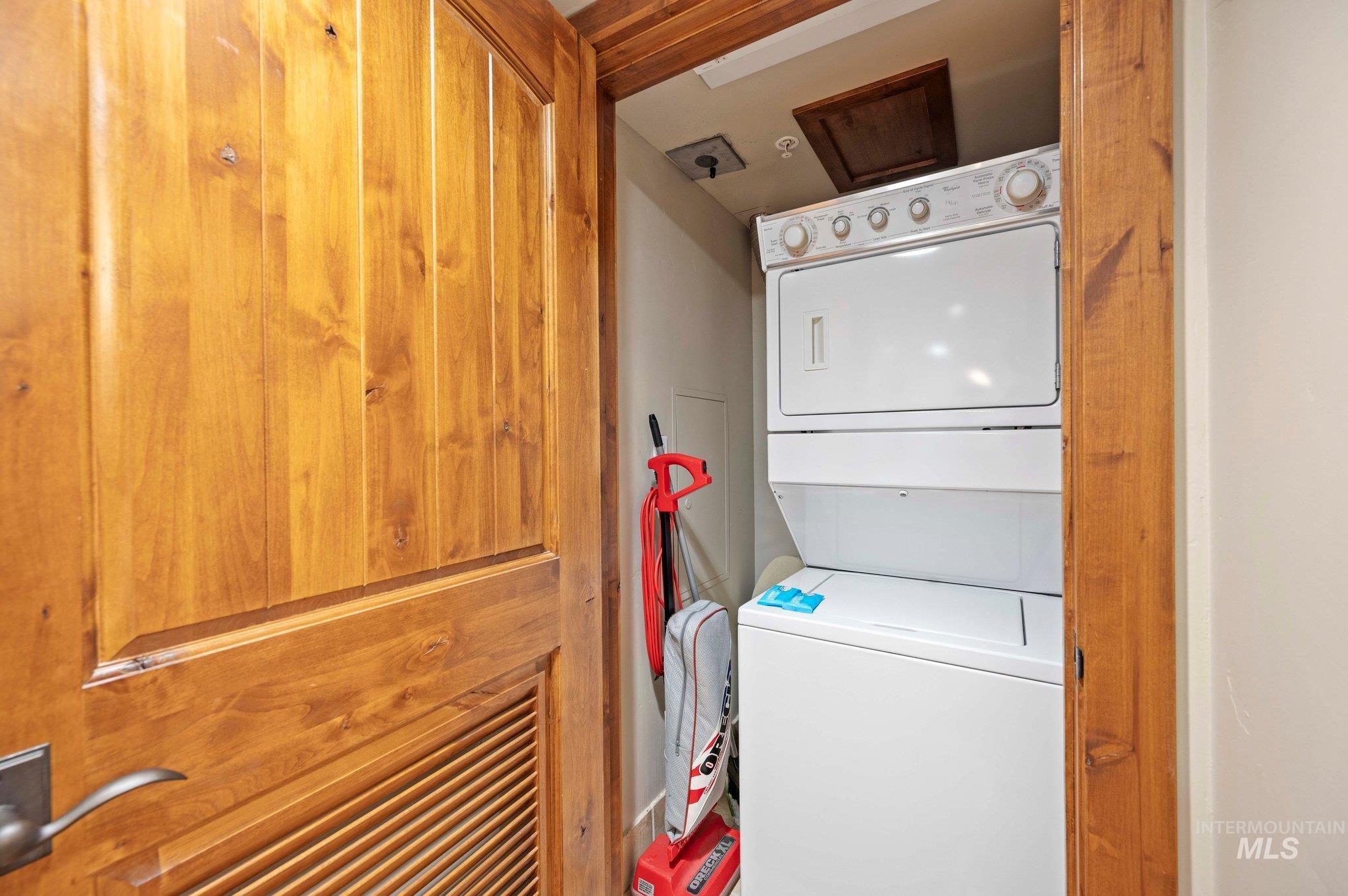 75 Arling Center Court Property Photo 14