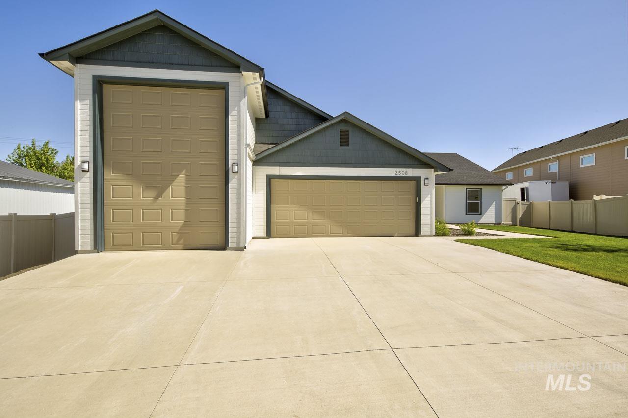 2508 E Crooked Creek Street Property Photo 1