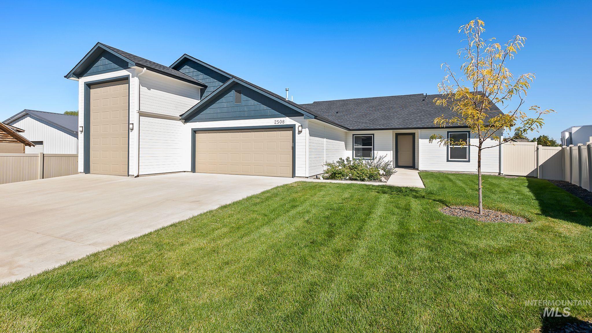 2508 E Crooked Creek Street Property Photo 3