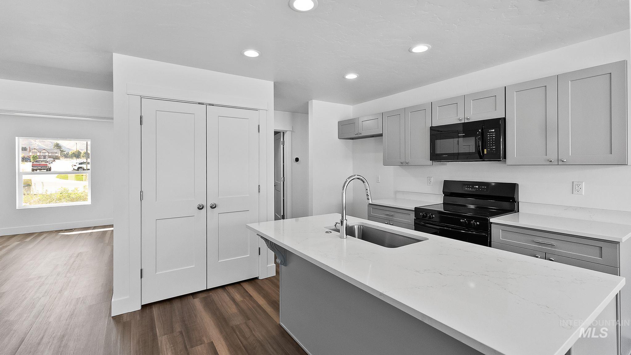 2508 E Crooked Creek Street Property Photo 6