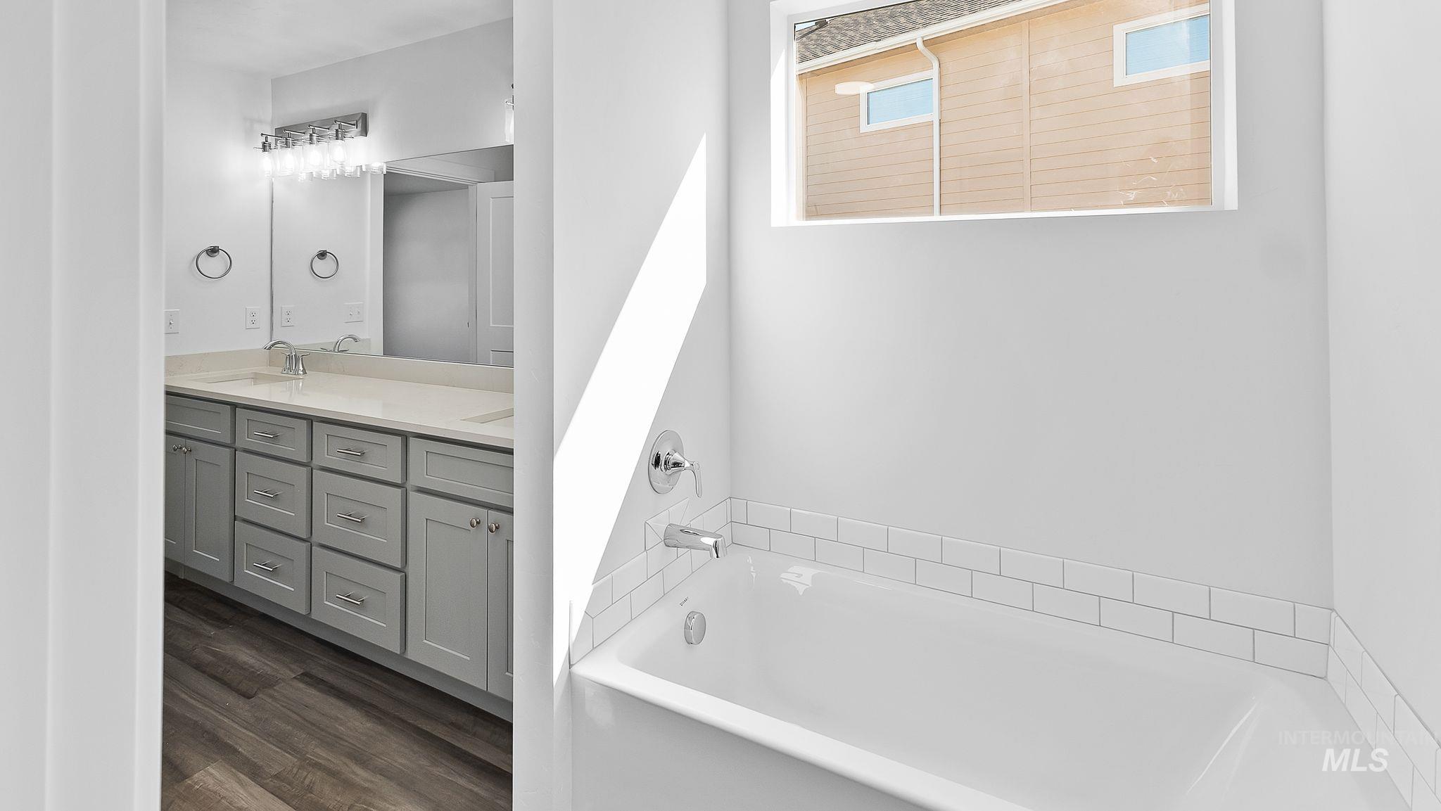 2508 E Crooked Creek Street Property Photo 18