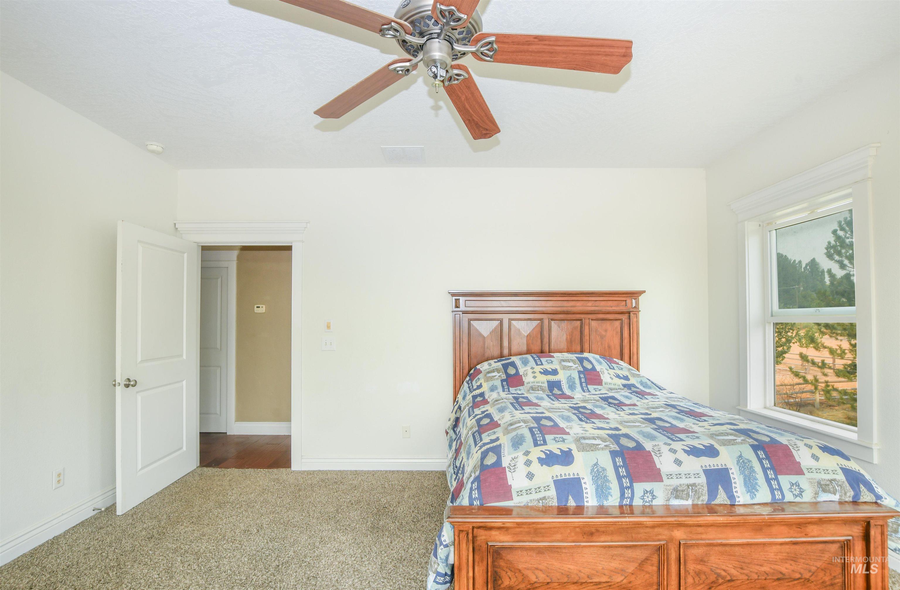 20169 Hoskins Rd Property Photo 13