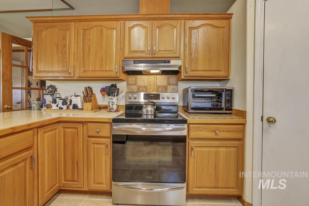 3075 N 2600 E Property Photo 9