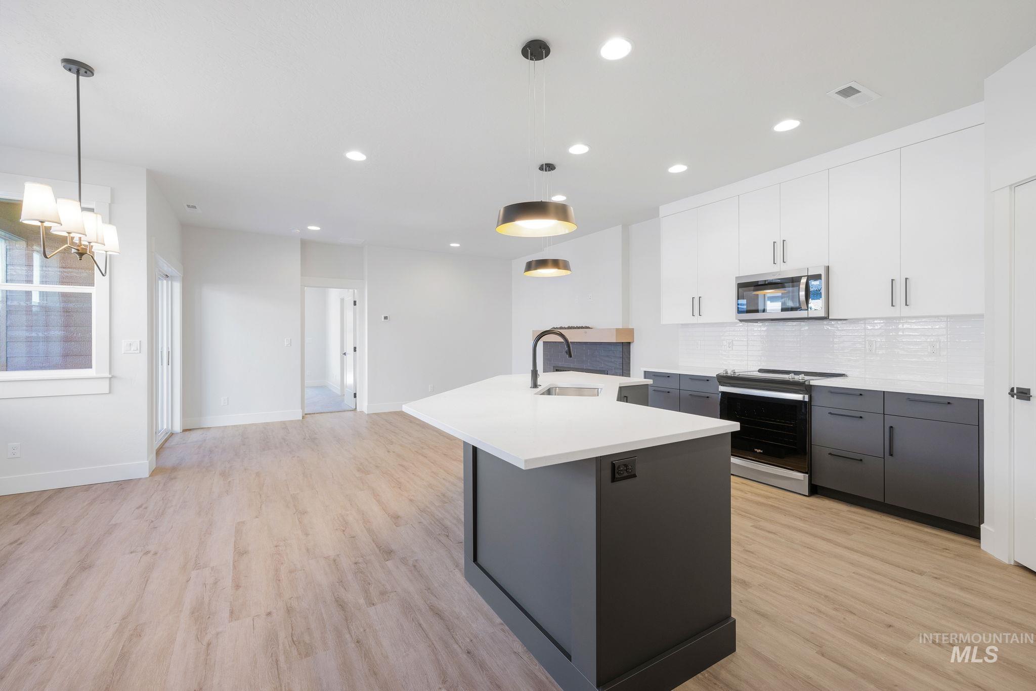 24 Bridger St Property Photo 6