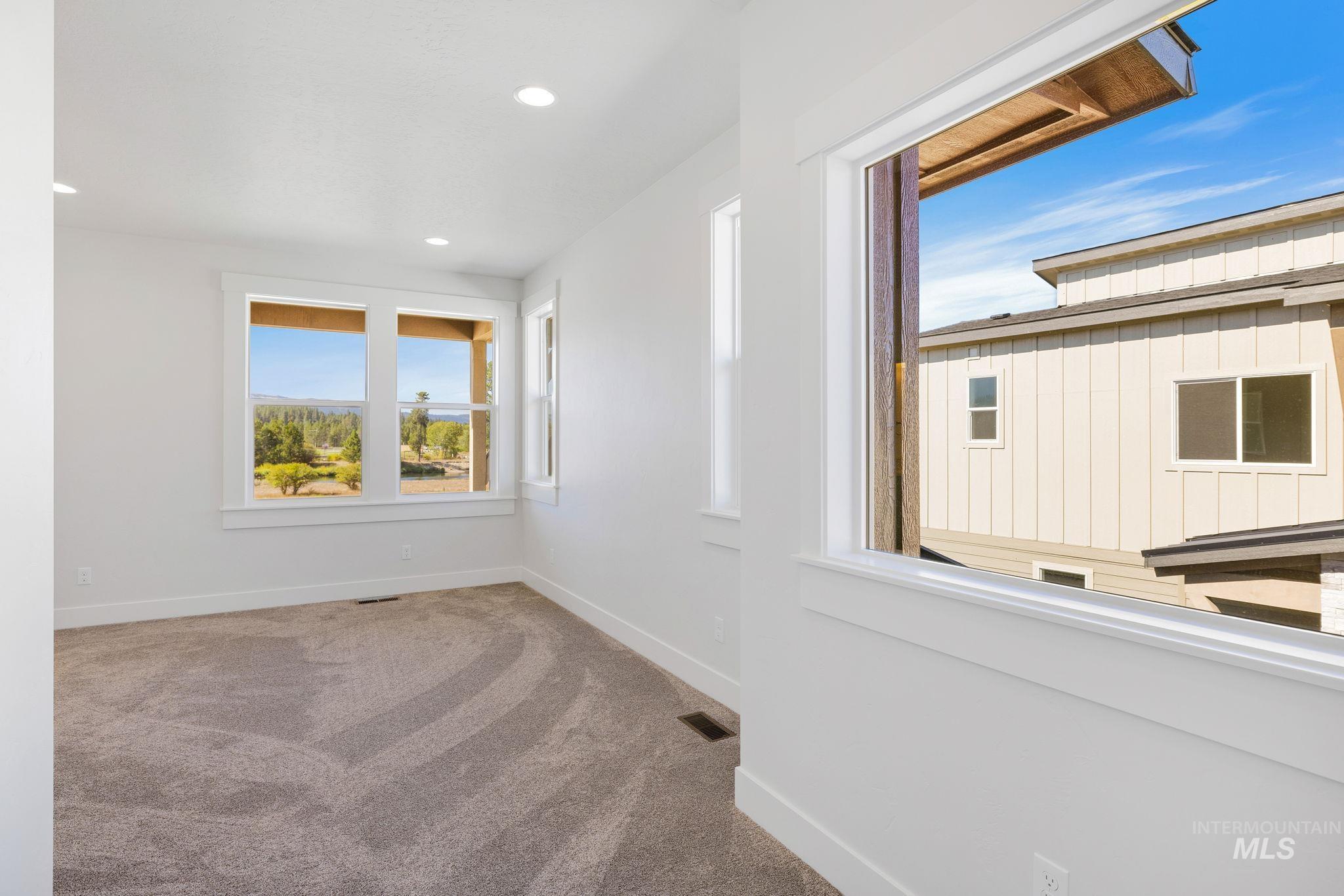 24 Bridger St Property Photo 25