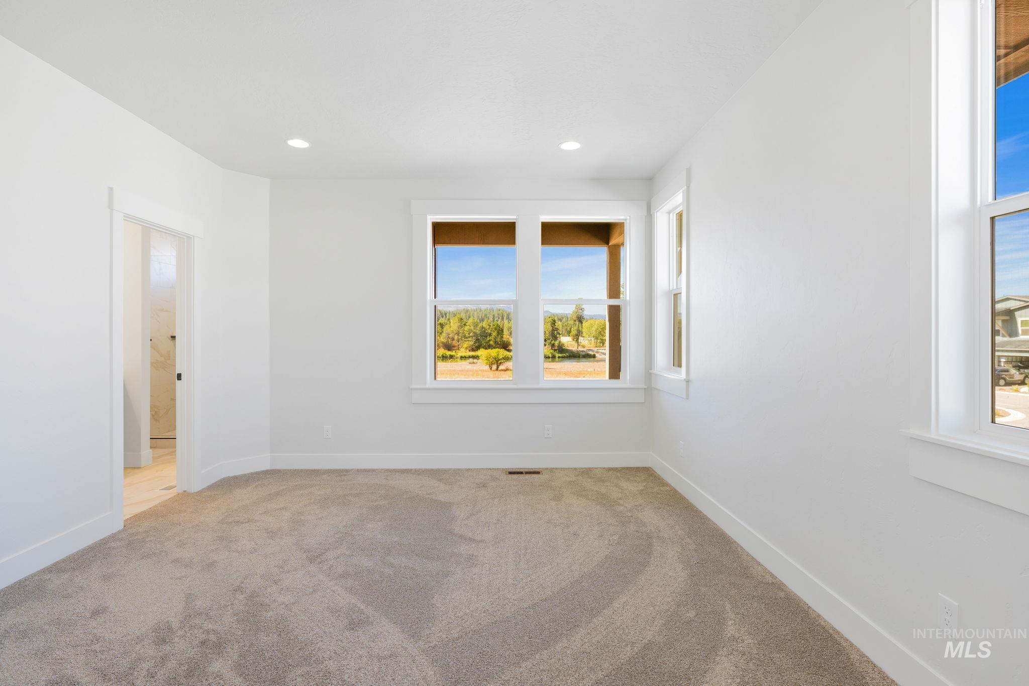 24 Bridger St Property Photo 26