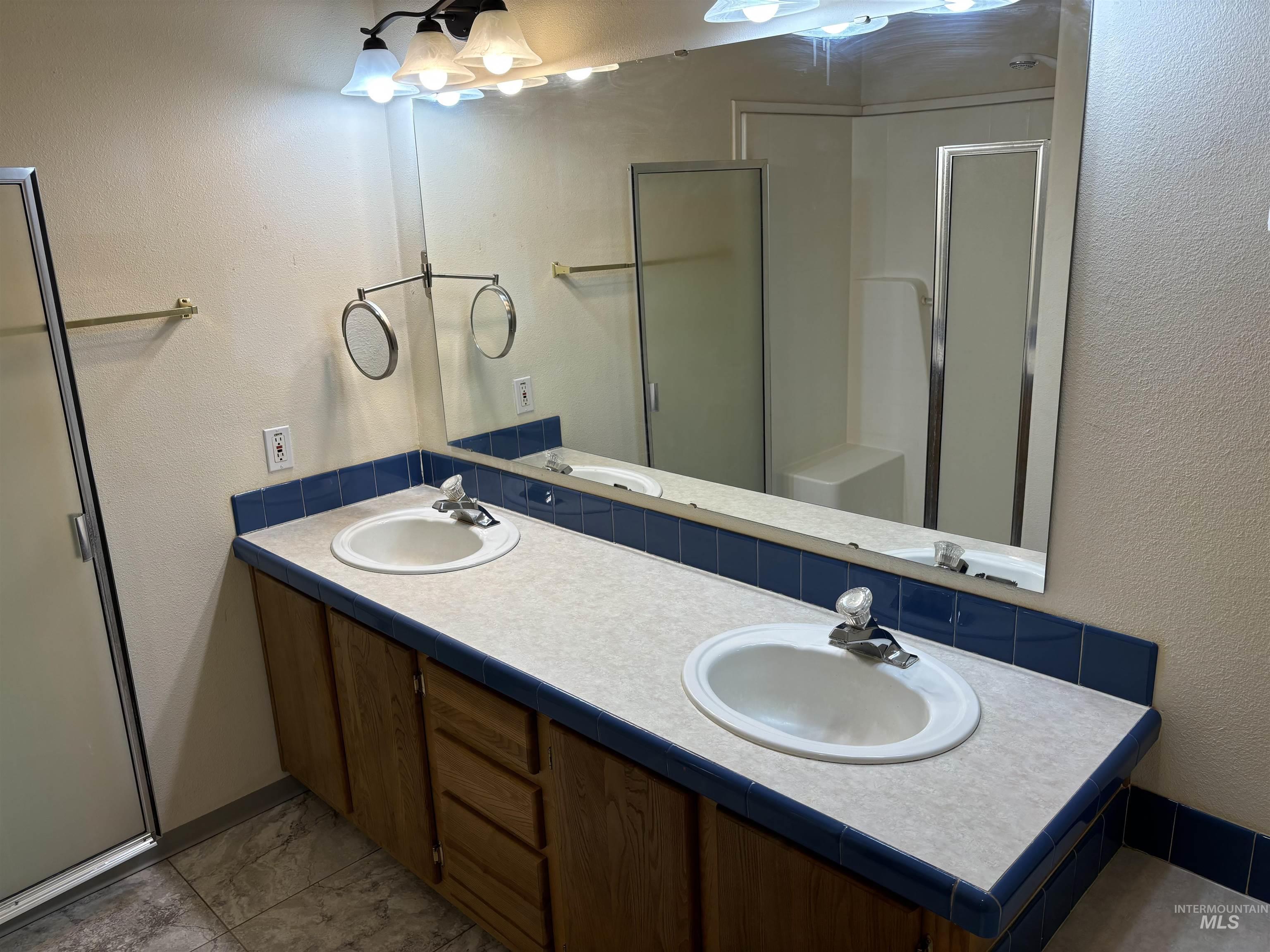1824 Spring Canyon Lane Property Photo 10