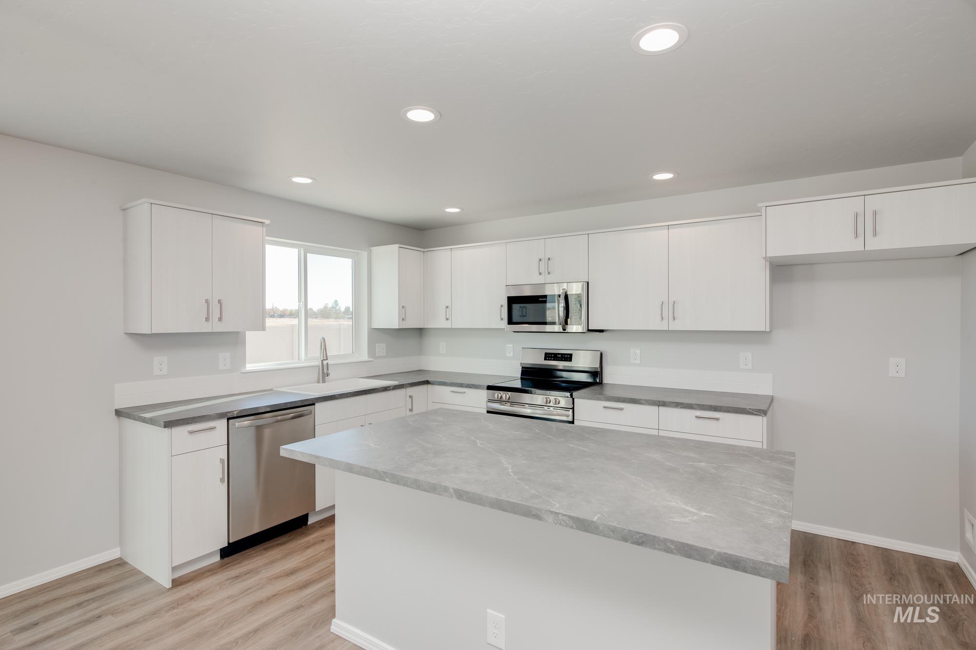 2566 N Arroyo Vista Way Property Photo 3