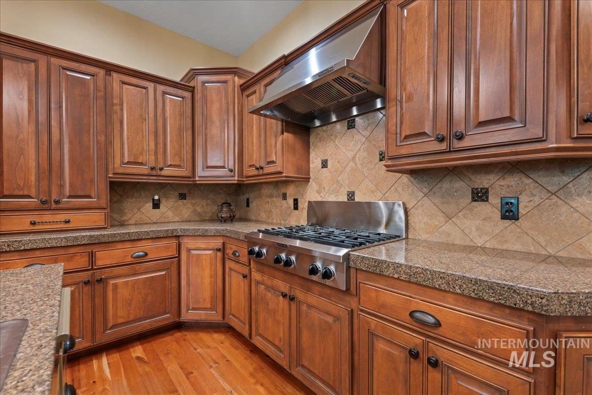 873 N Woodvalley Place Property Photo 11
