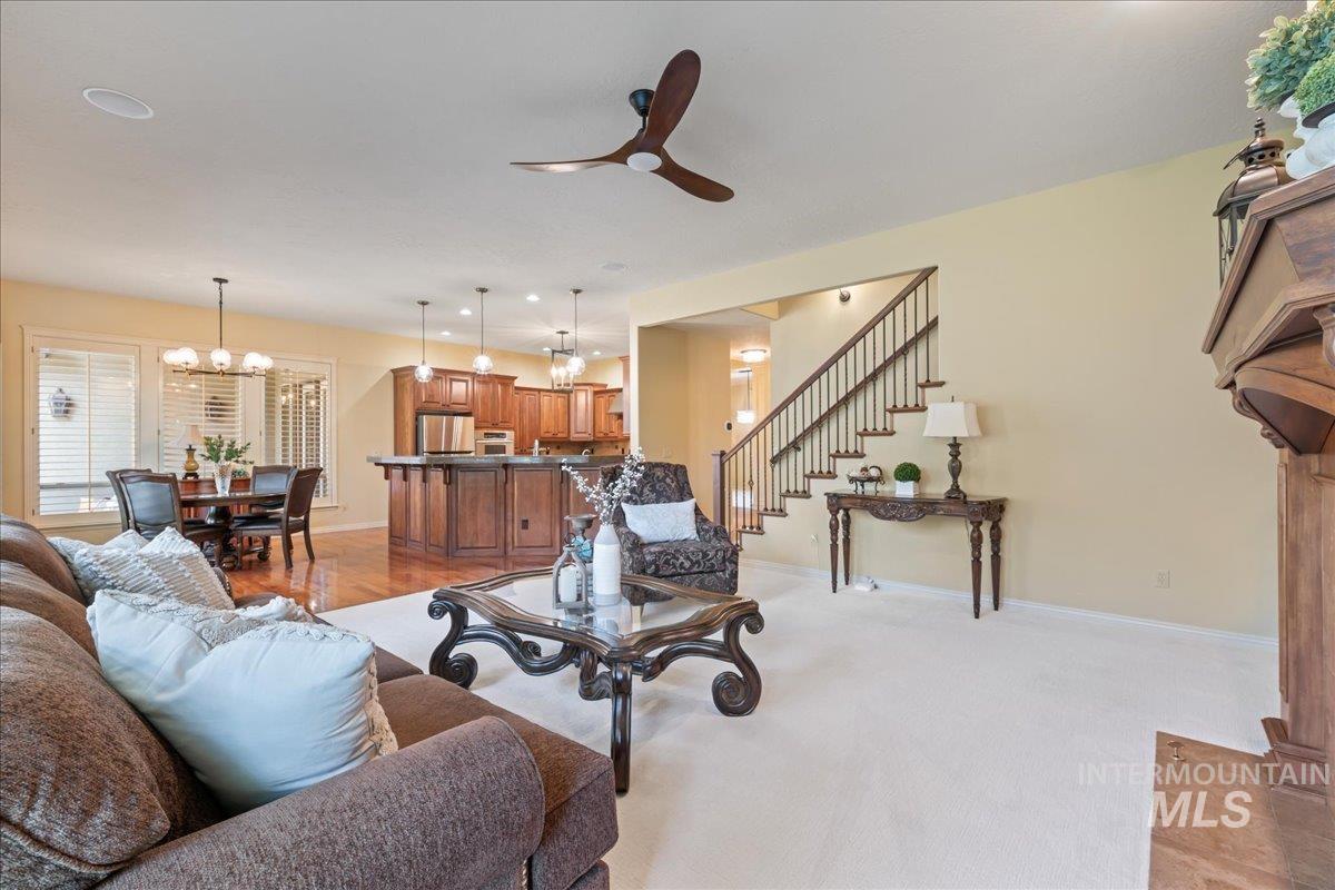 873 N Woodvalley Place Property Photo 19