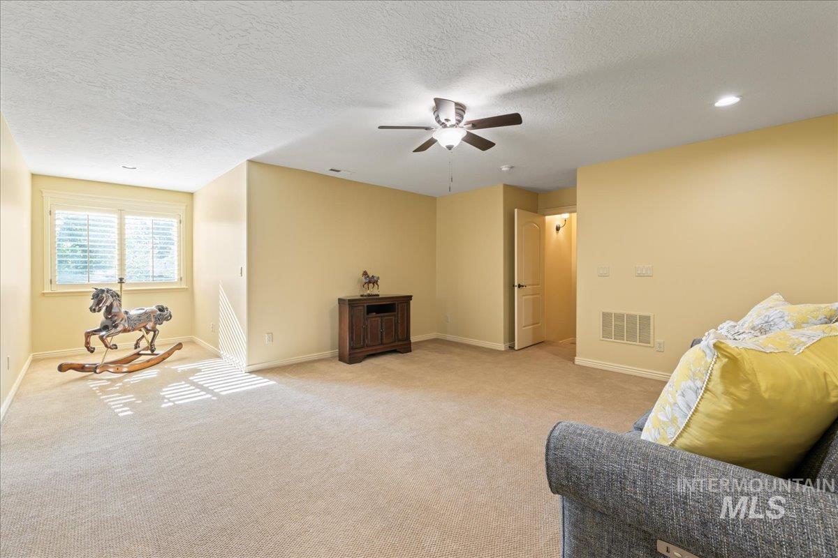 873 N Woodvalley Place Property Photo 36