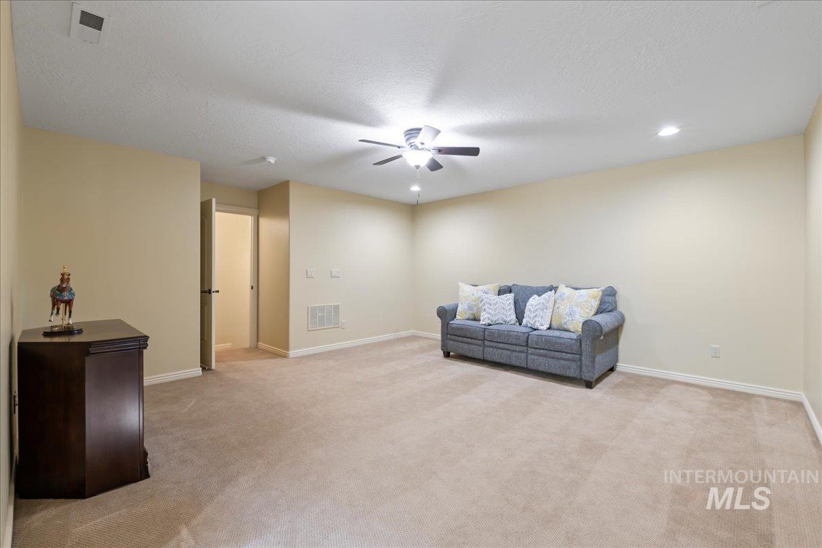 873 N Woodvalley Place Property Photo 37