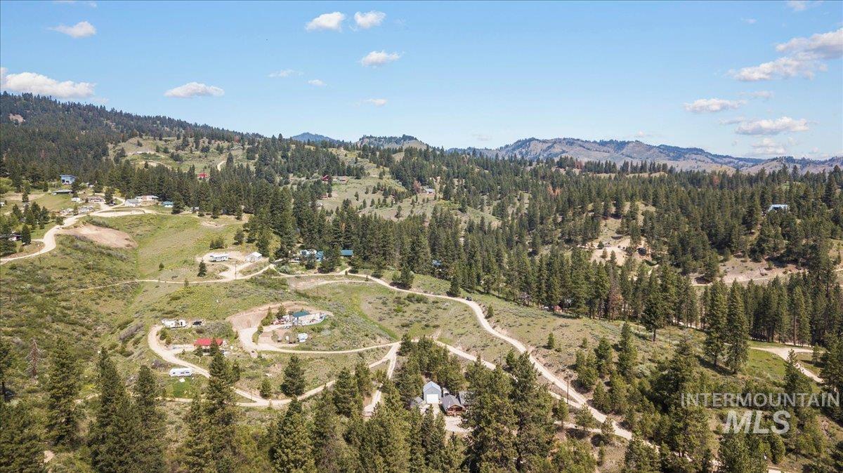 38 Deadman Gulch Rd Property Photo 3