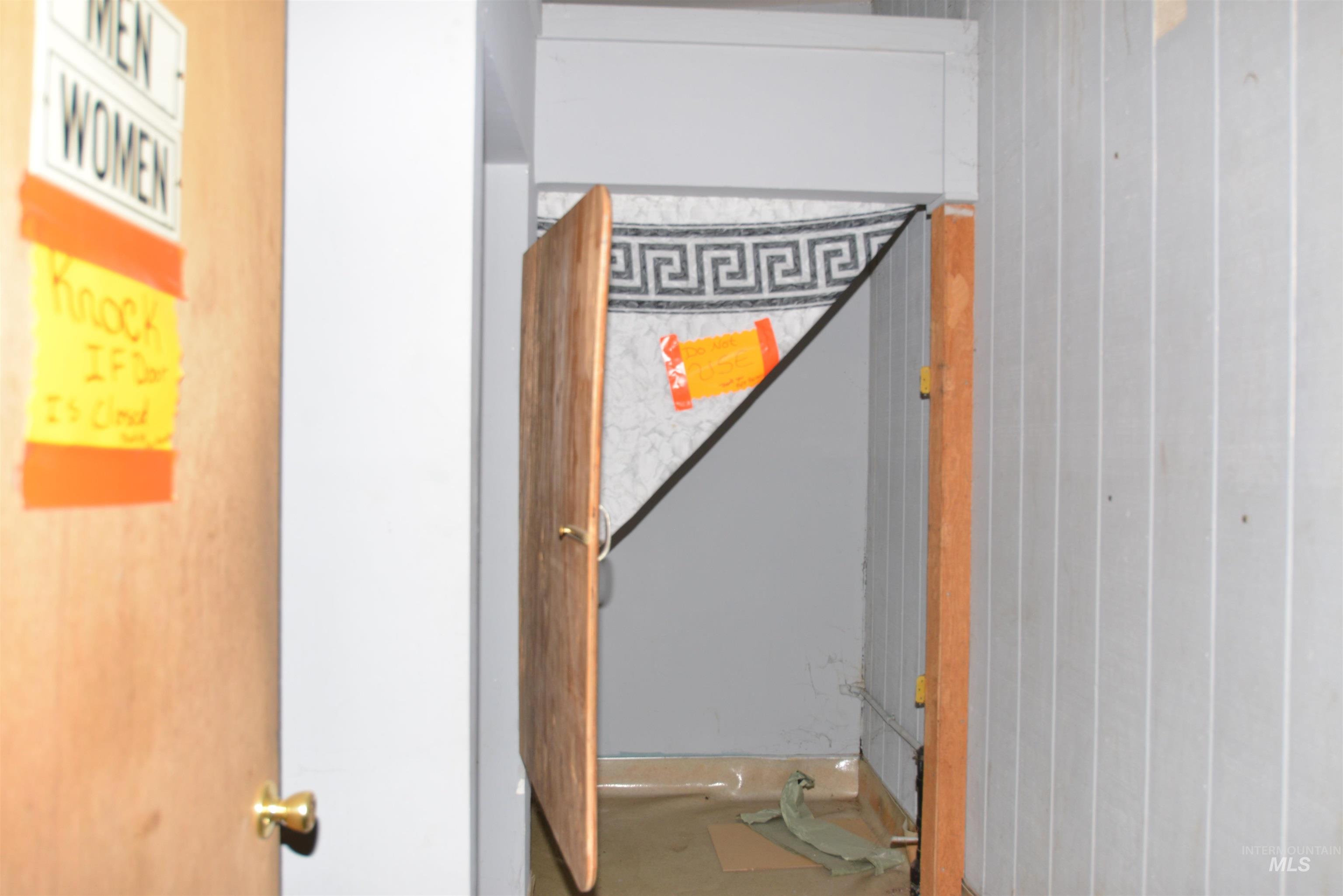 305 S Main Property Photo 18