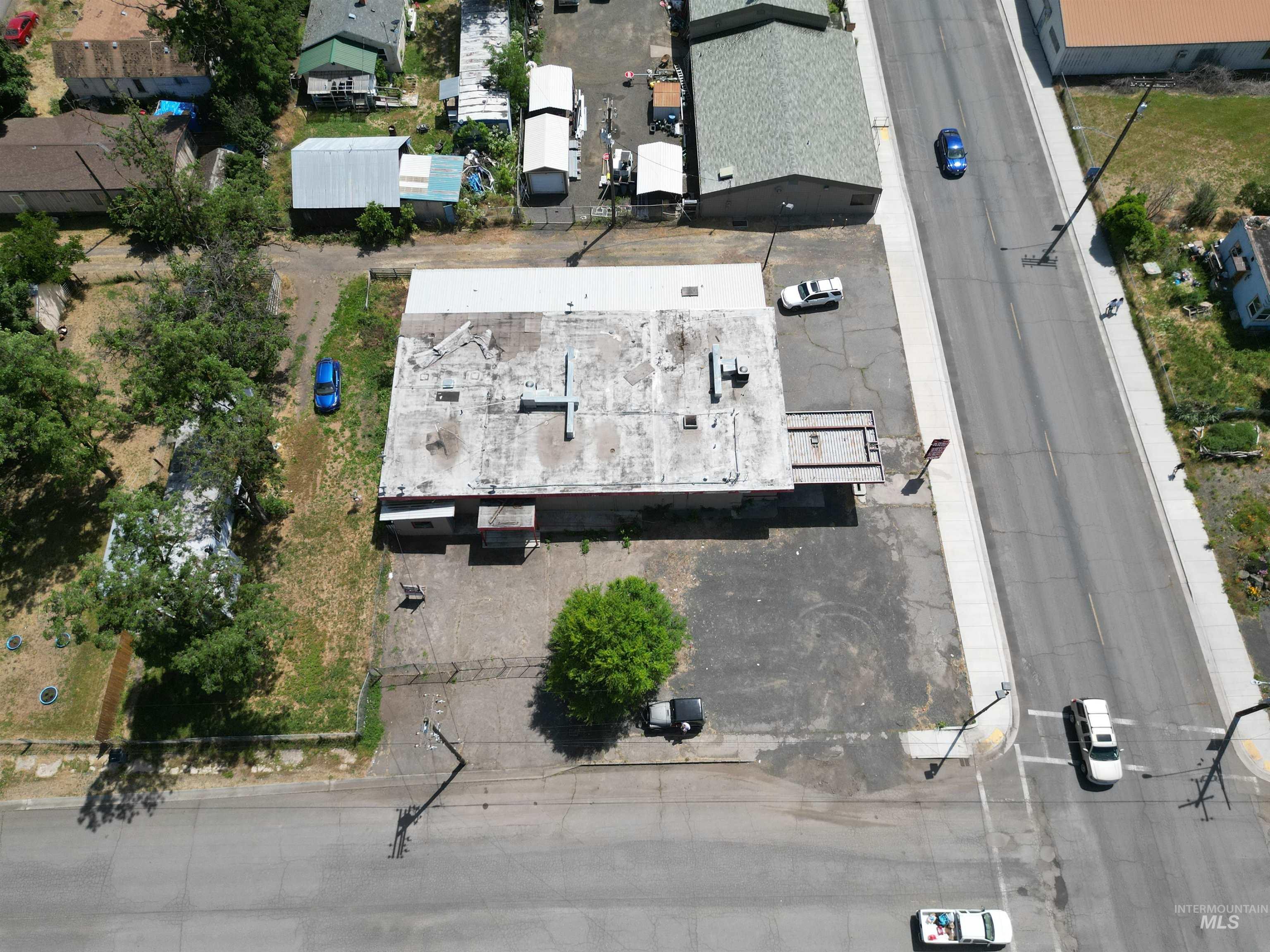 305 S Main Property Photo 19