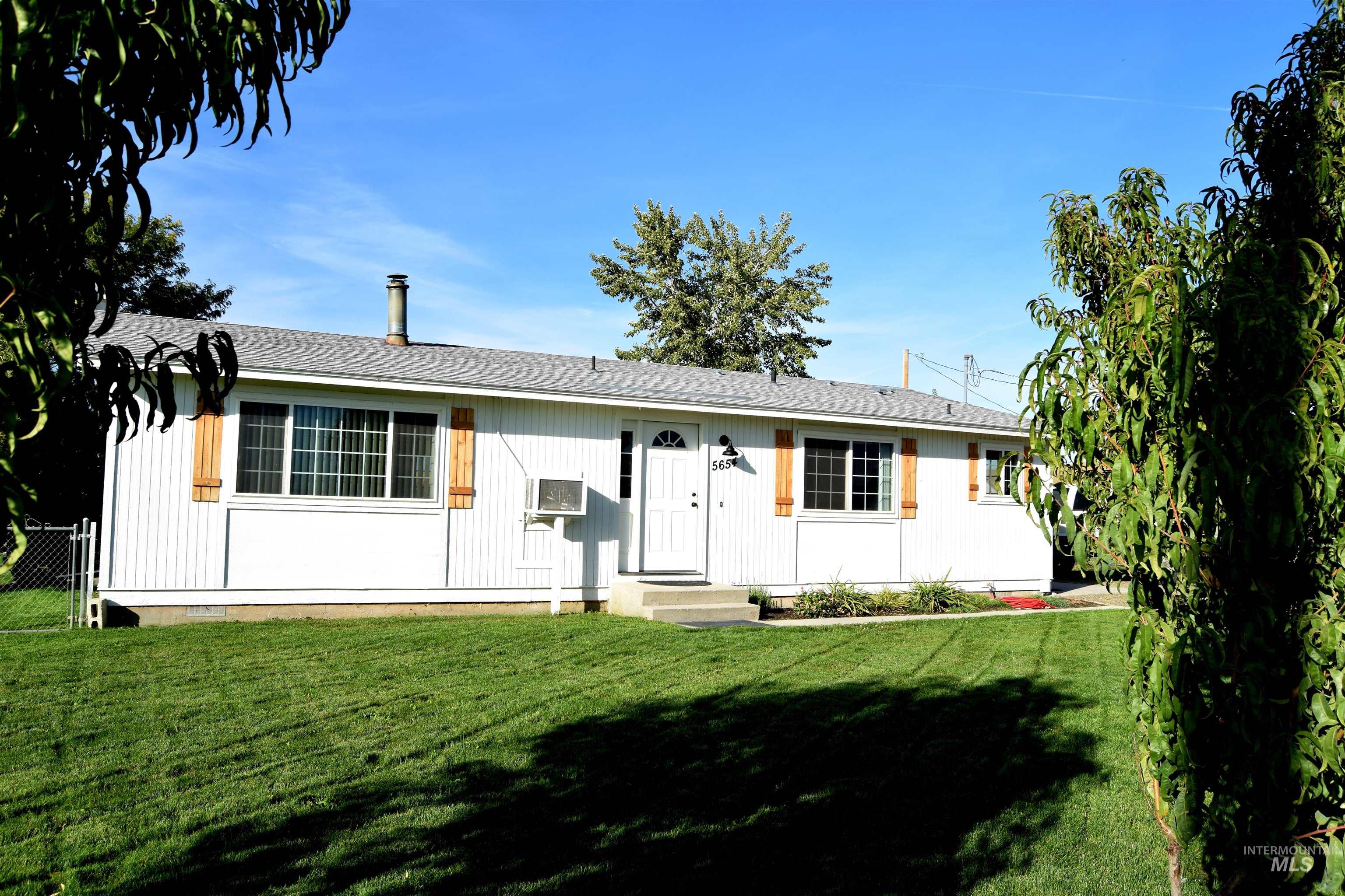 5654 Hillview Rd. Property Photo 2