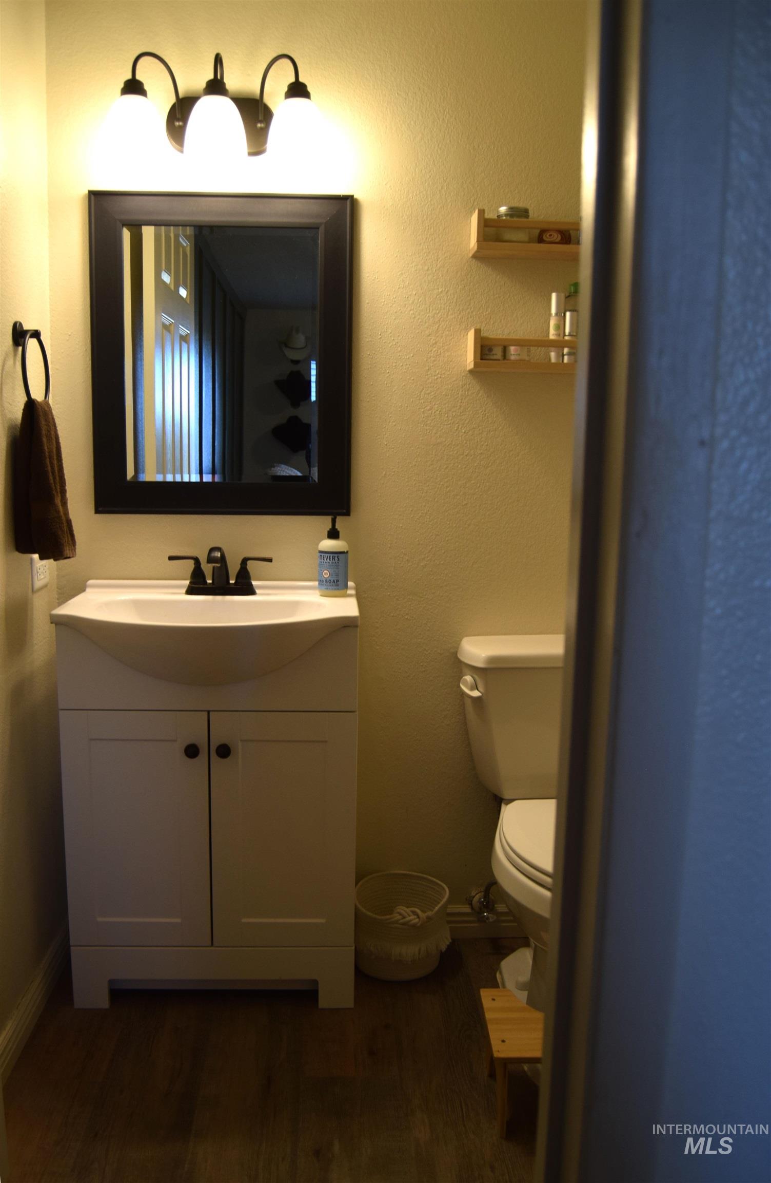5654 Hillview Rd. Property Photo 20
