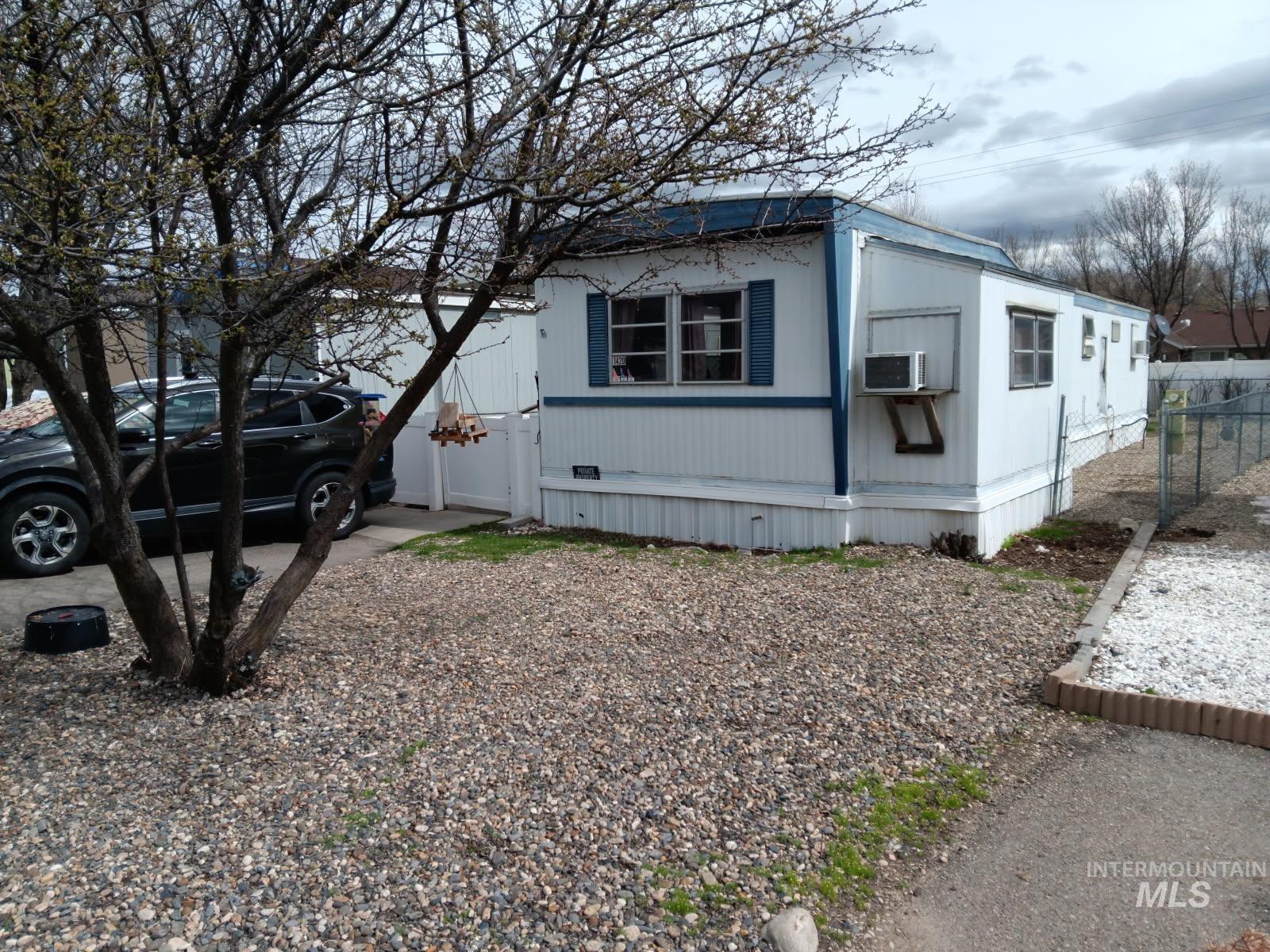 1420 N Oakwood Property Photo 1