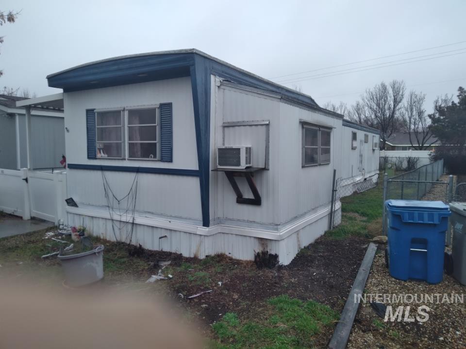 1420 N Oakwood Property Photo 2