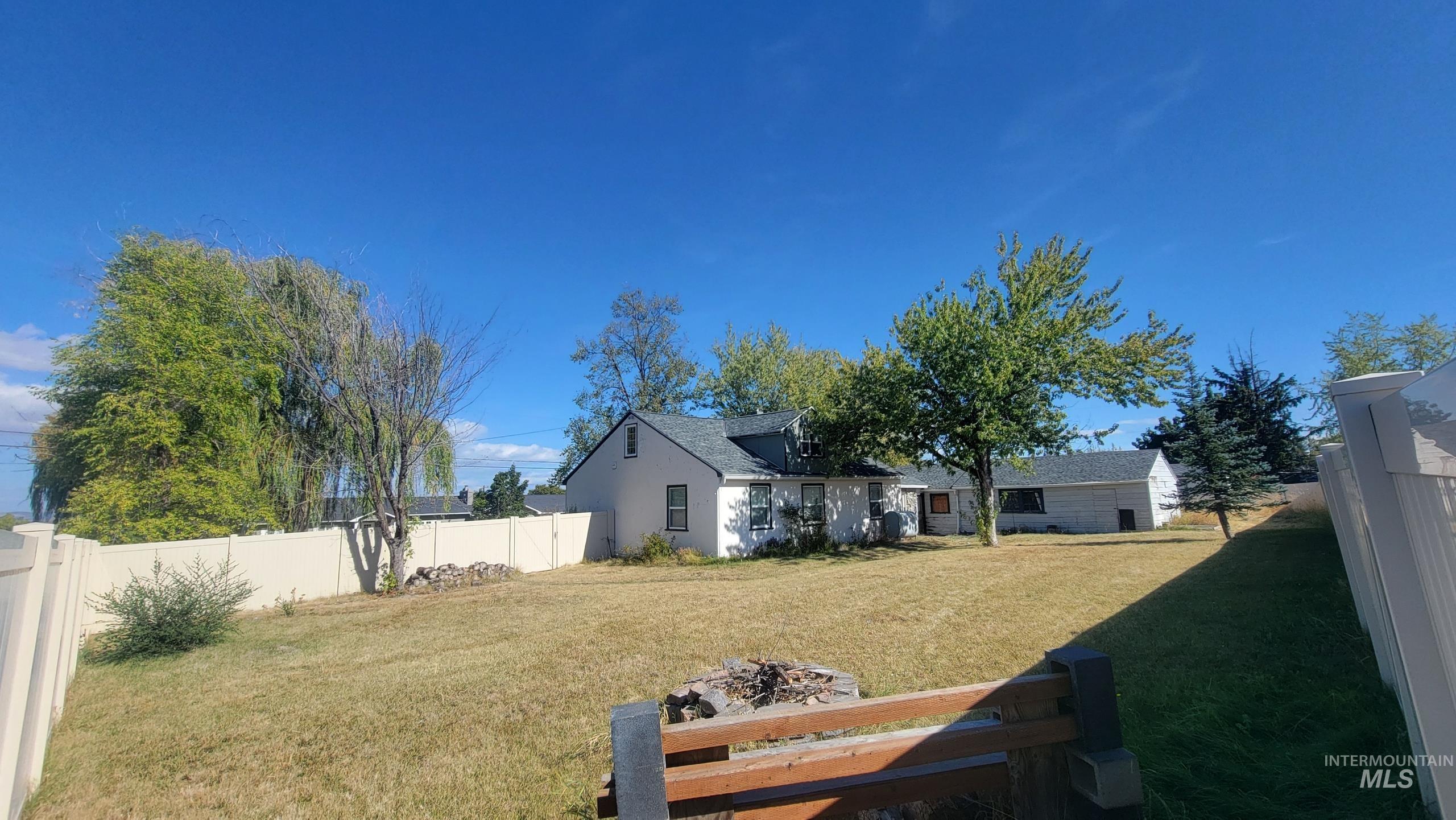 824 Elk Street Property Photo 4