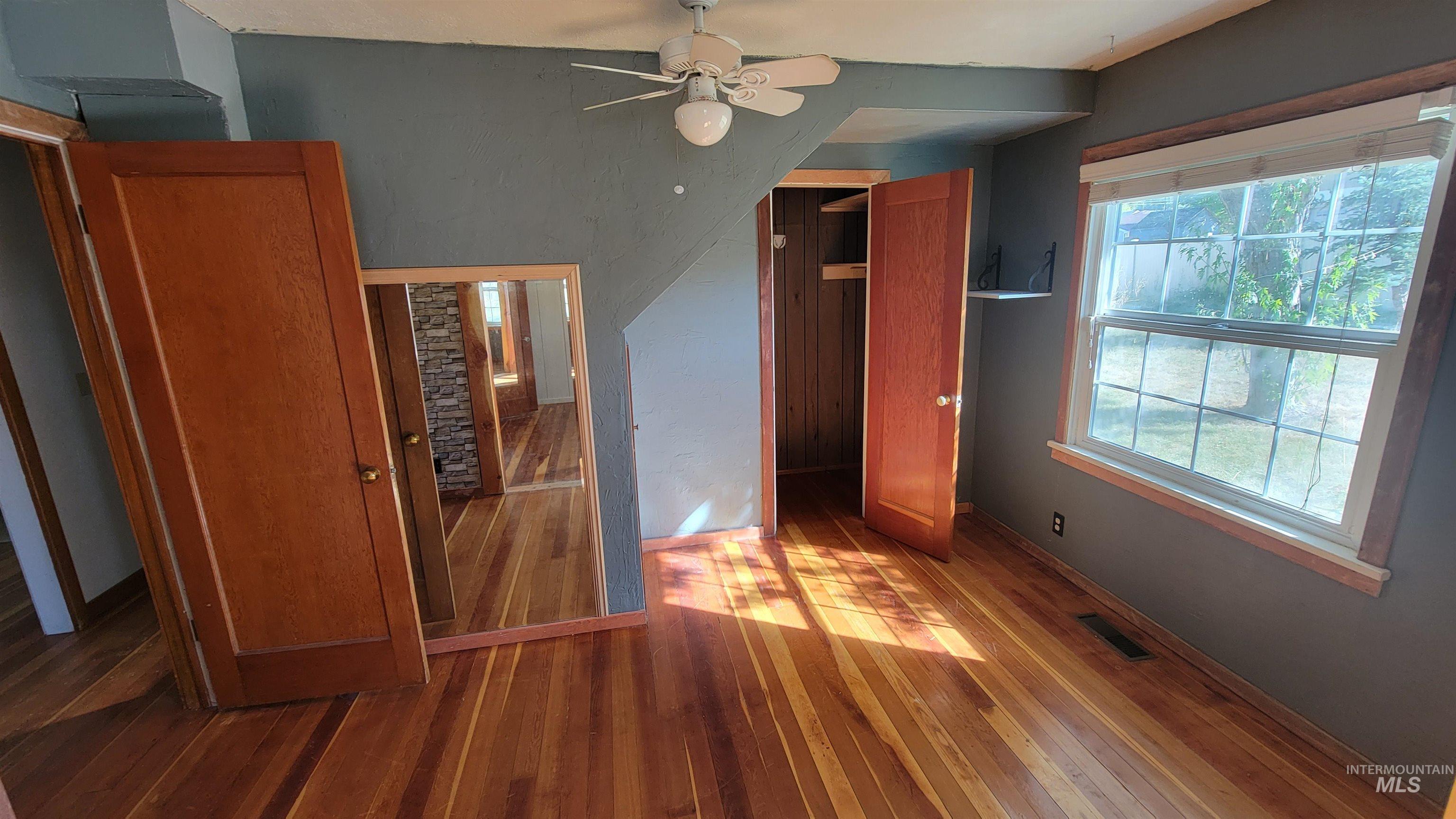 824 Elk Street Property Photo 9