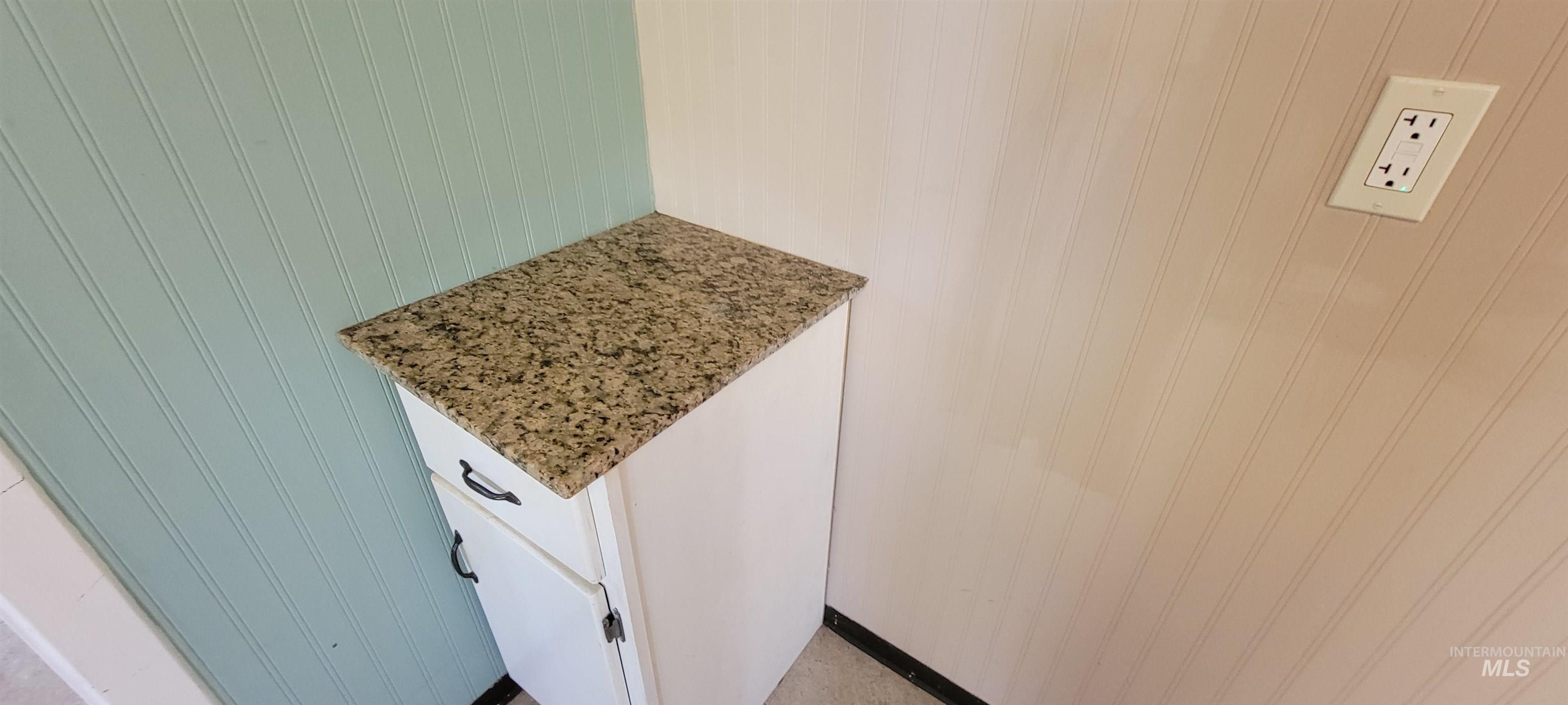824 Elk Street Property Photo 13
