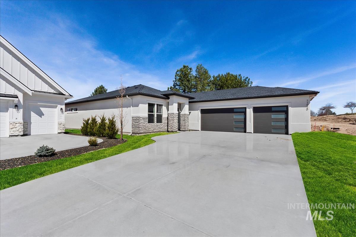 11020 S Yeoman Pl. Property Photo 2