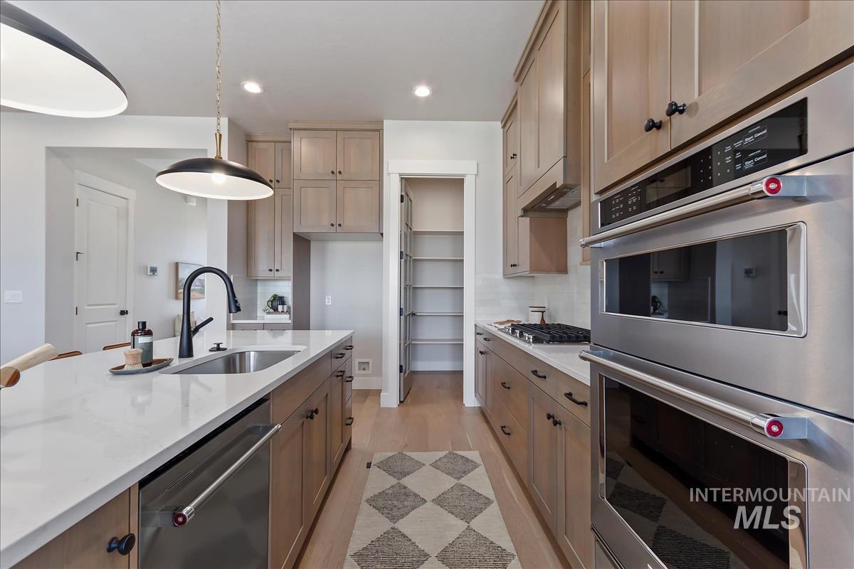 11020 S Yeoman Pl. Property Photo 11