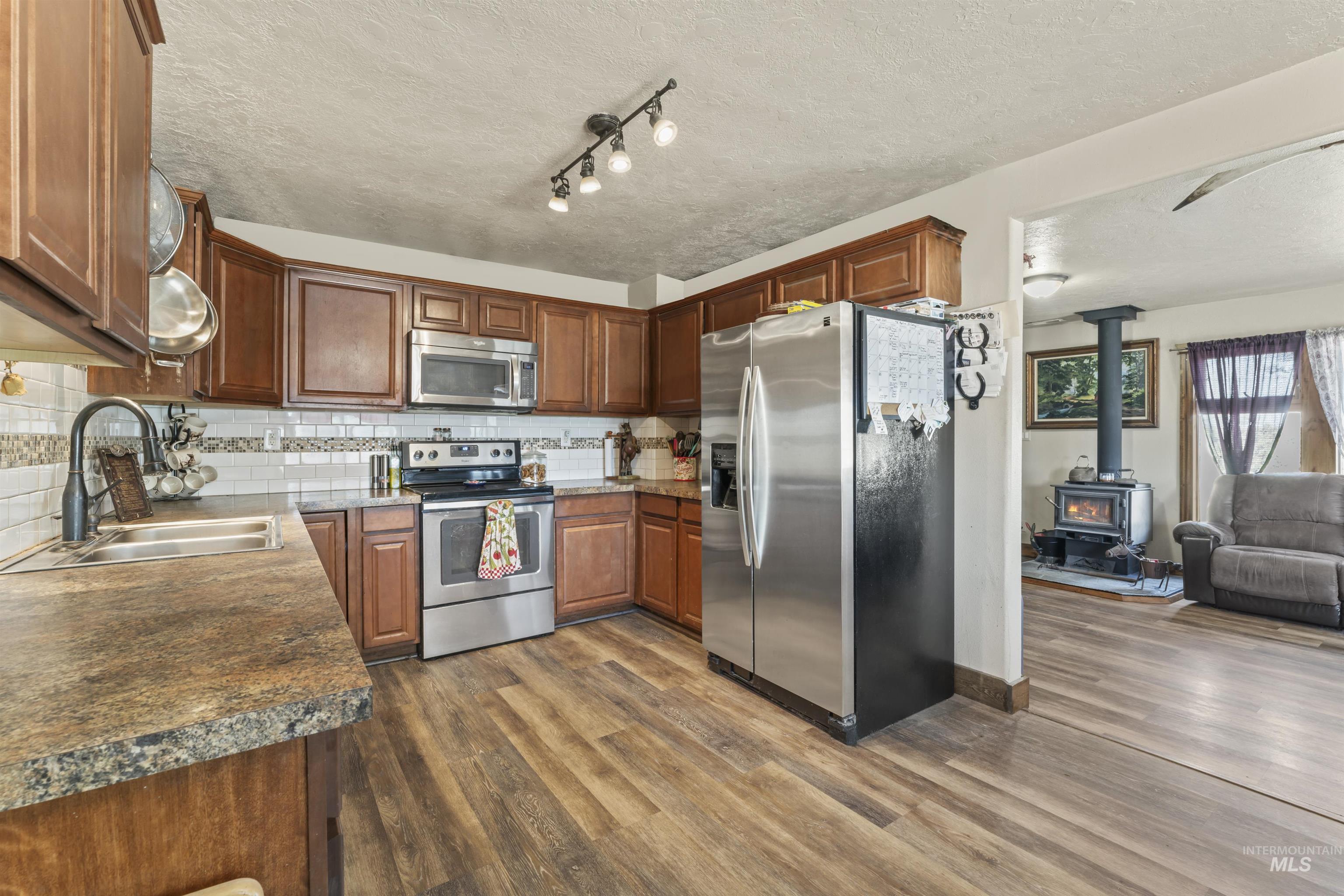 9221 Brill Road Property Photo 6