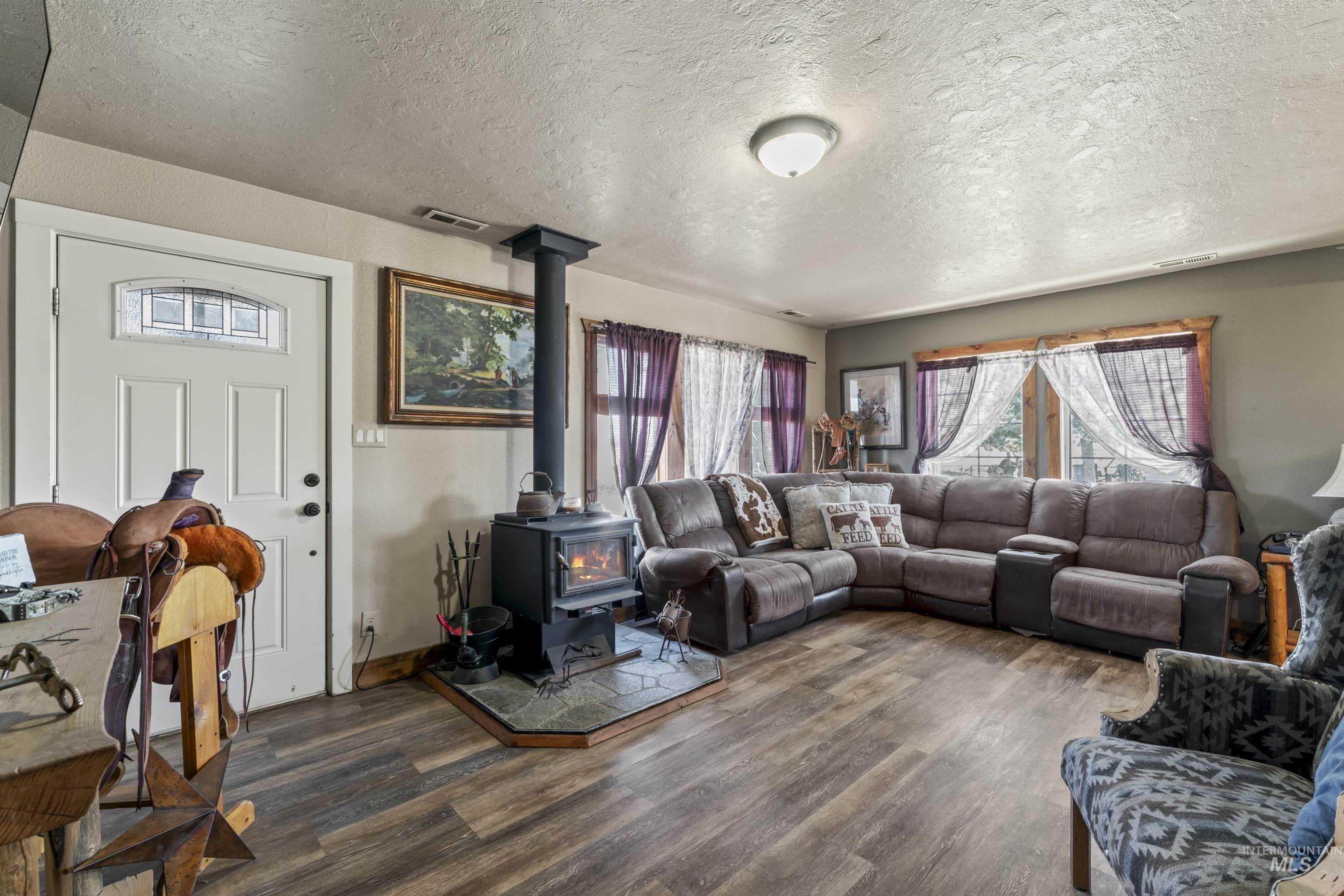 9221 Brill Road Property Photo 7