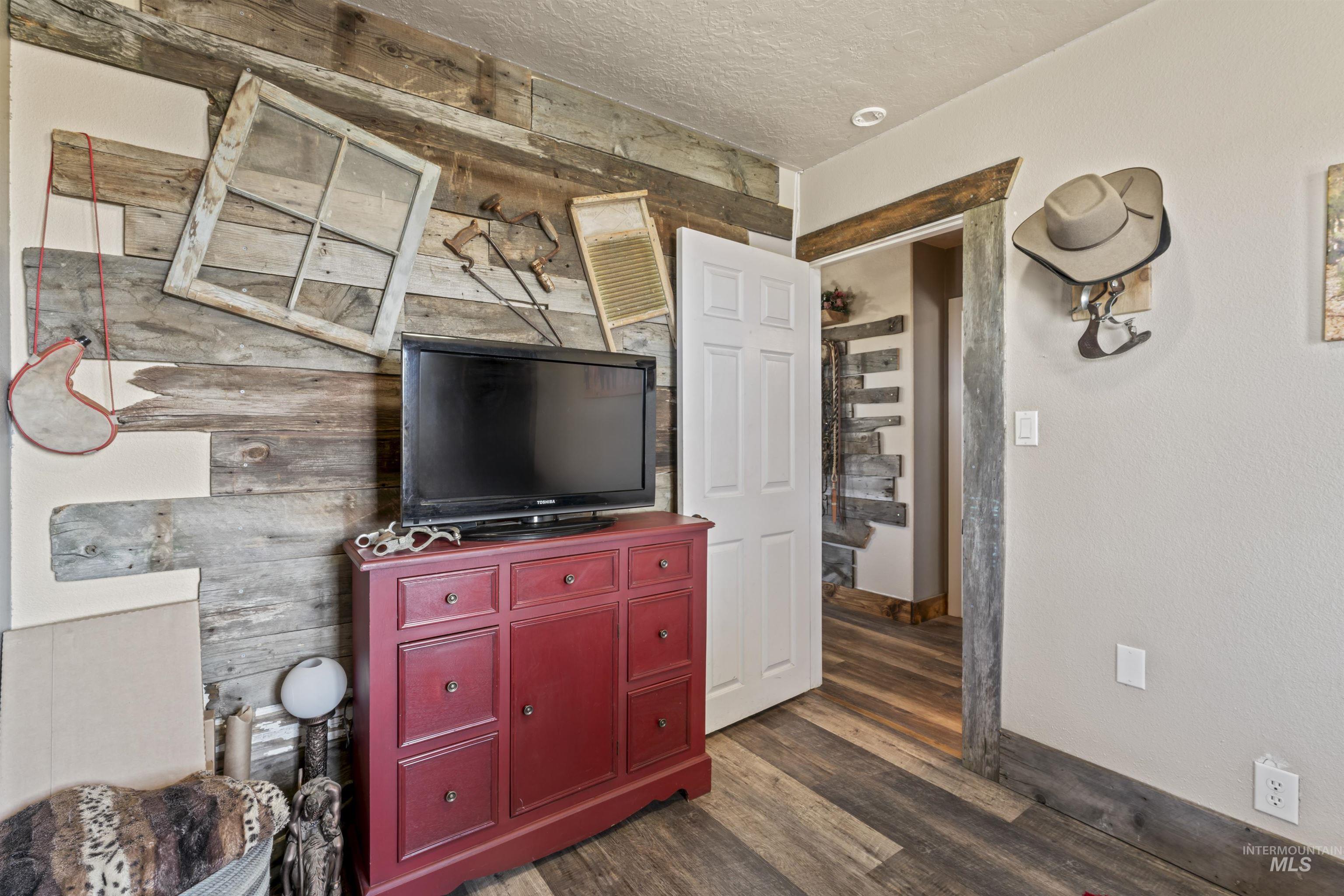 9221 Brill Road Property Photo 30