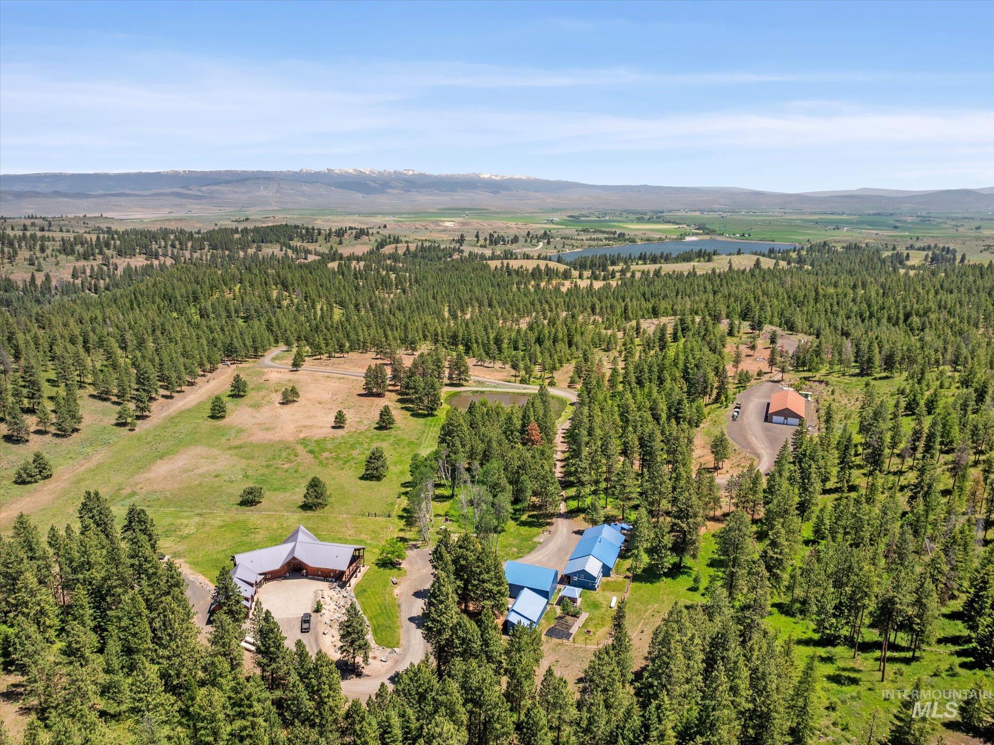 62924 Wolf Creek Ln Property Photo 4